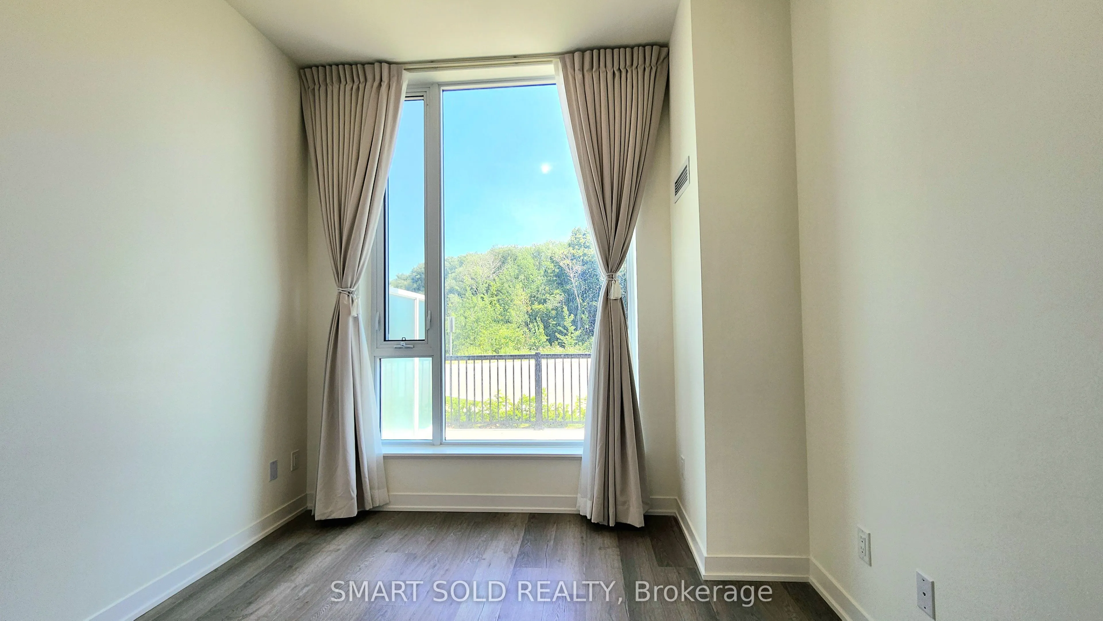 6 David Eyer Road, #107