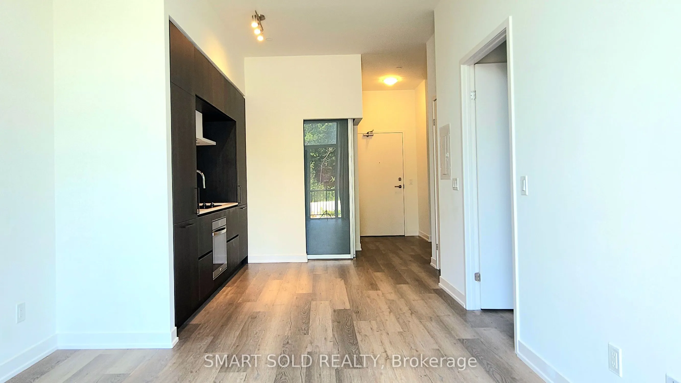 6 David Eyer Road, #107