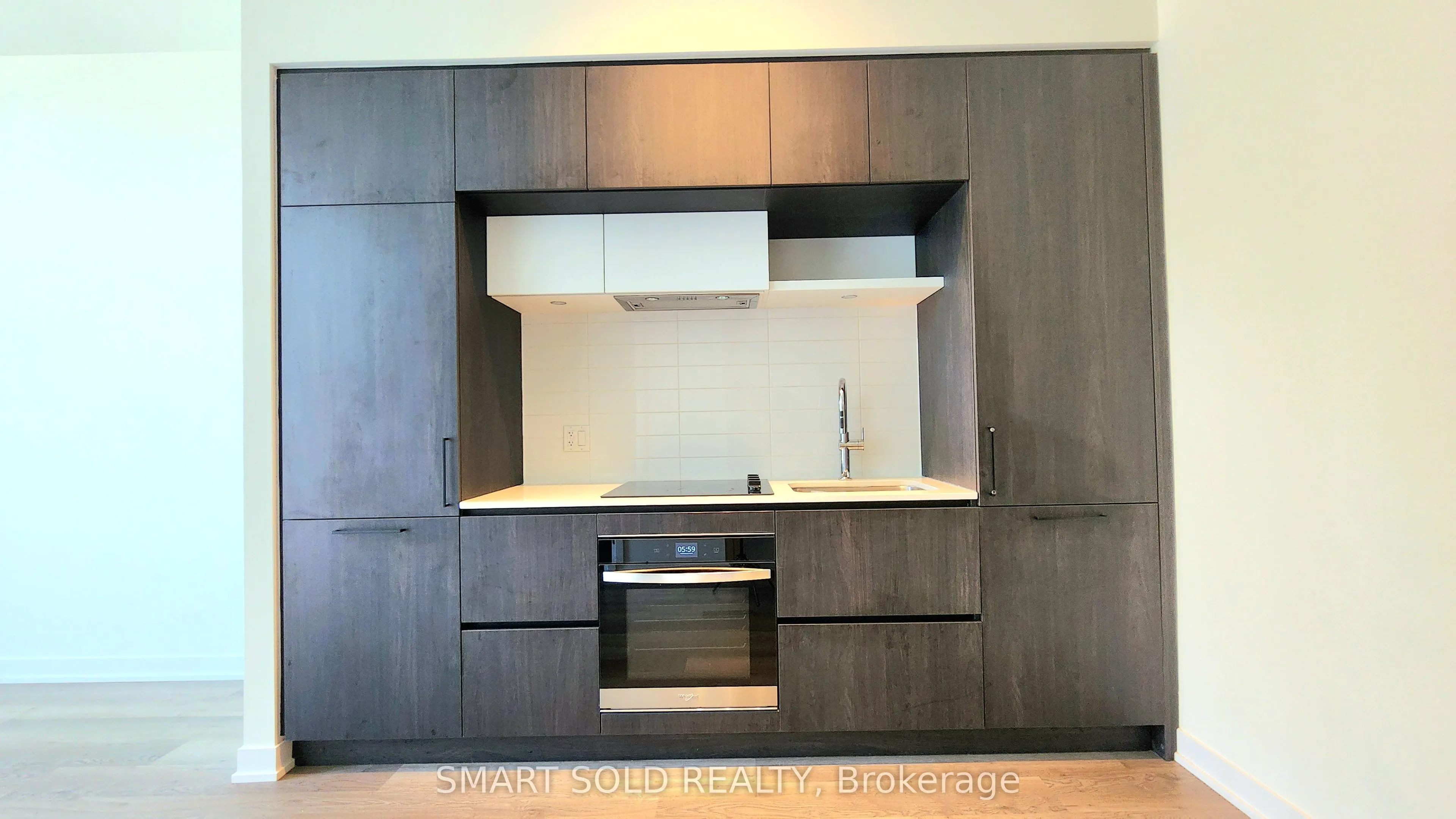 6 David Eyer Road, #107