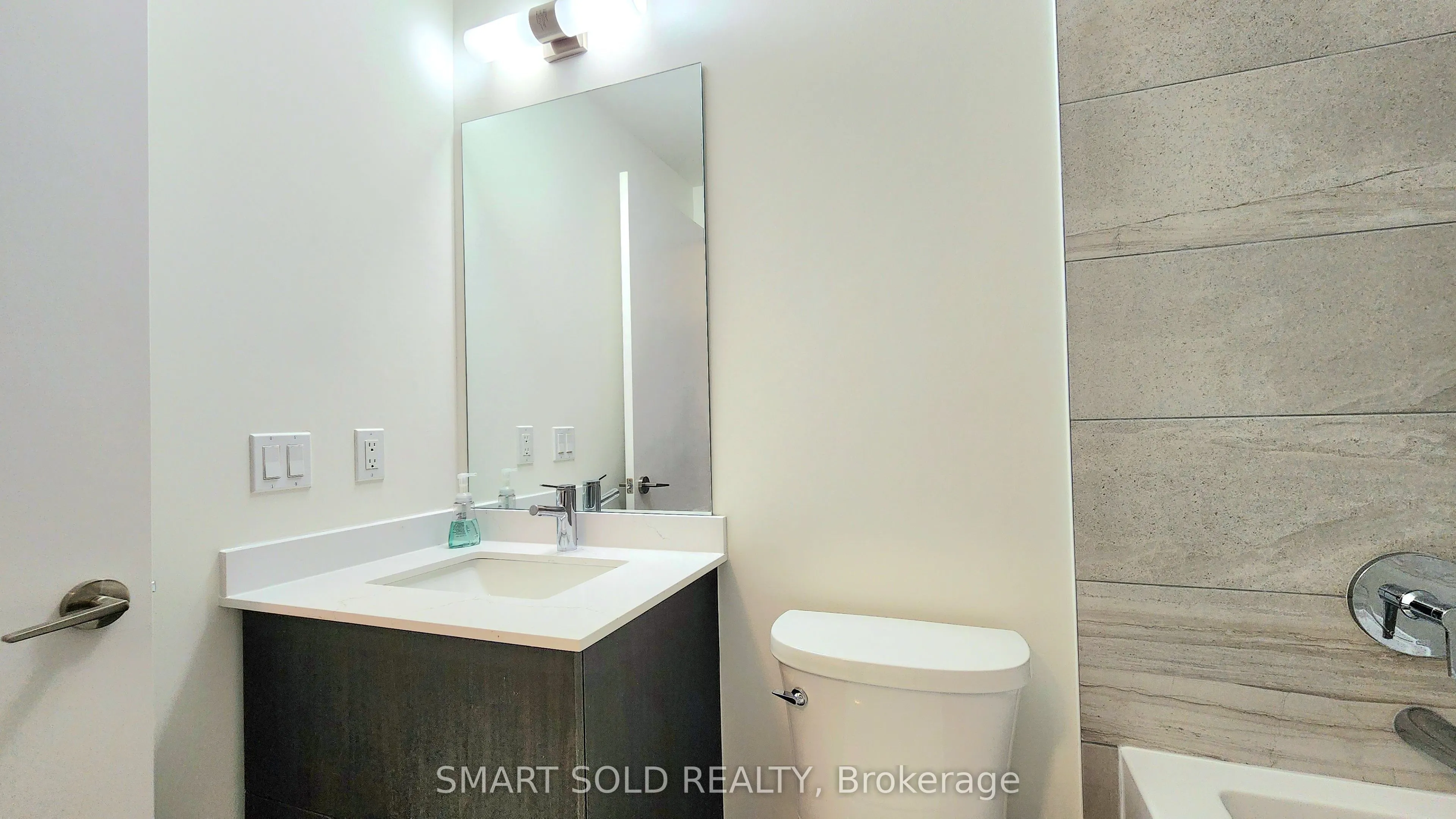 6 David Eyer Road, #107