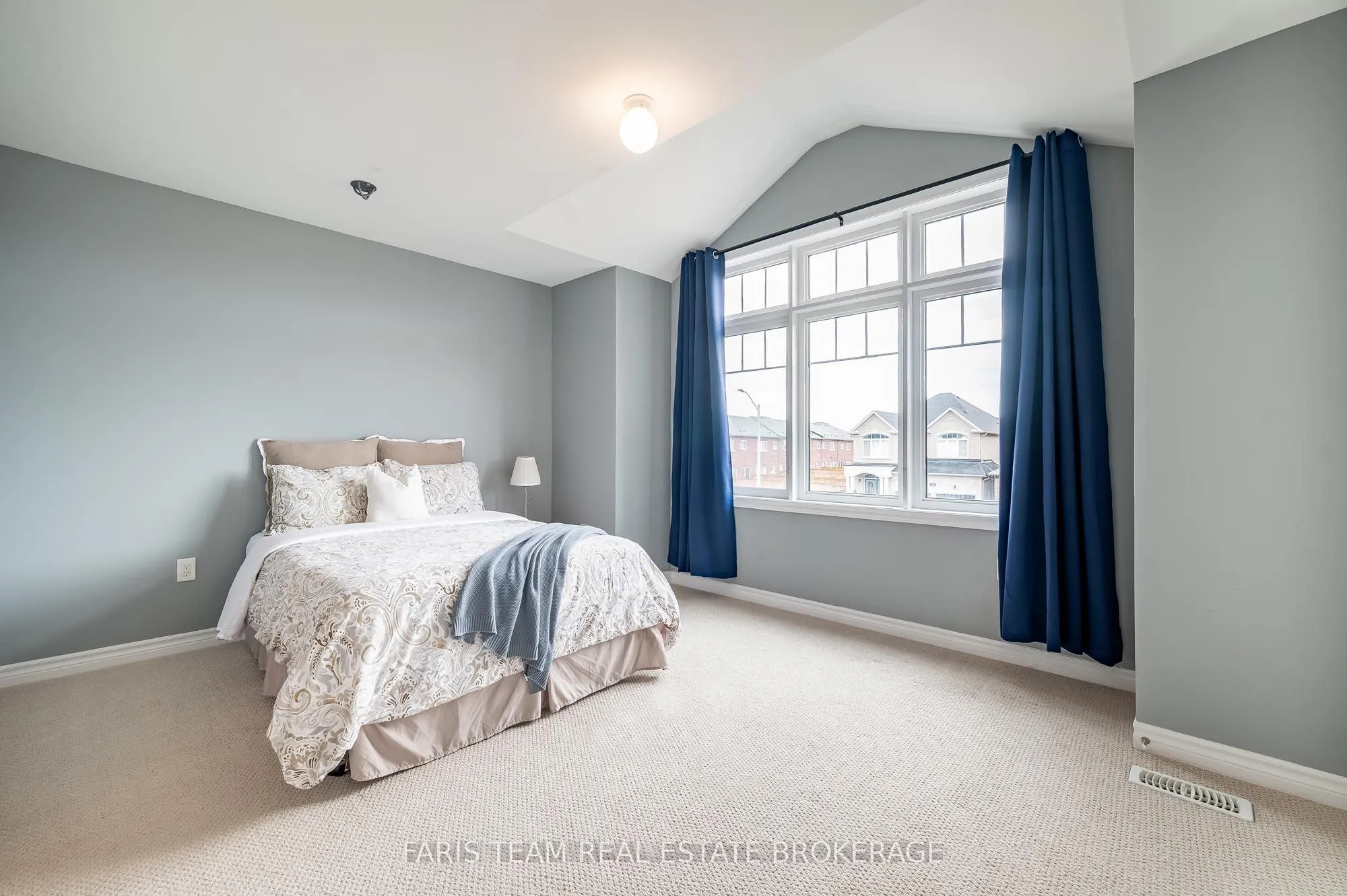 1464 Farrow Crescent