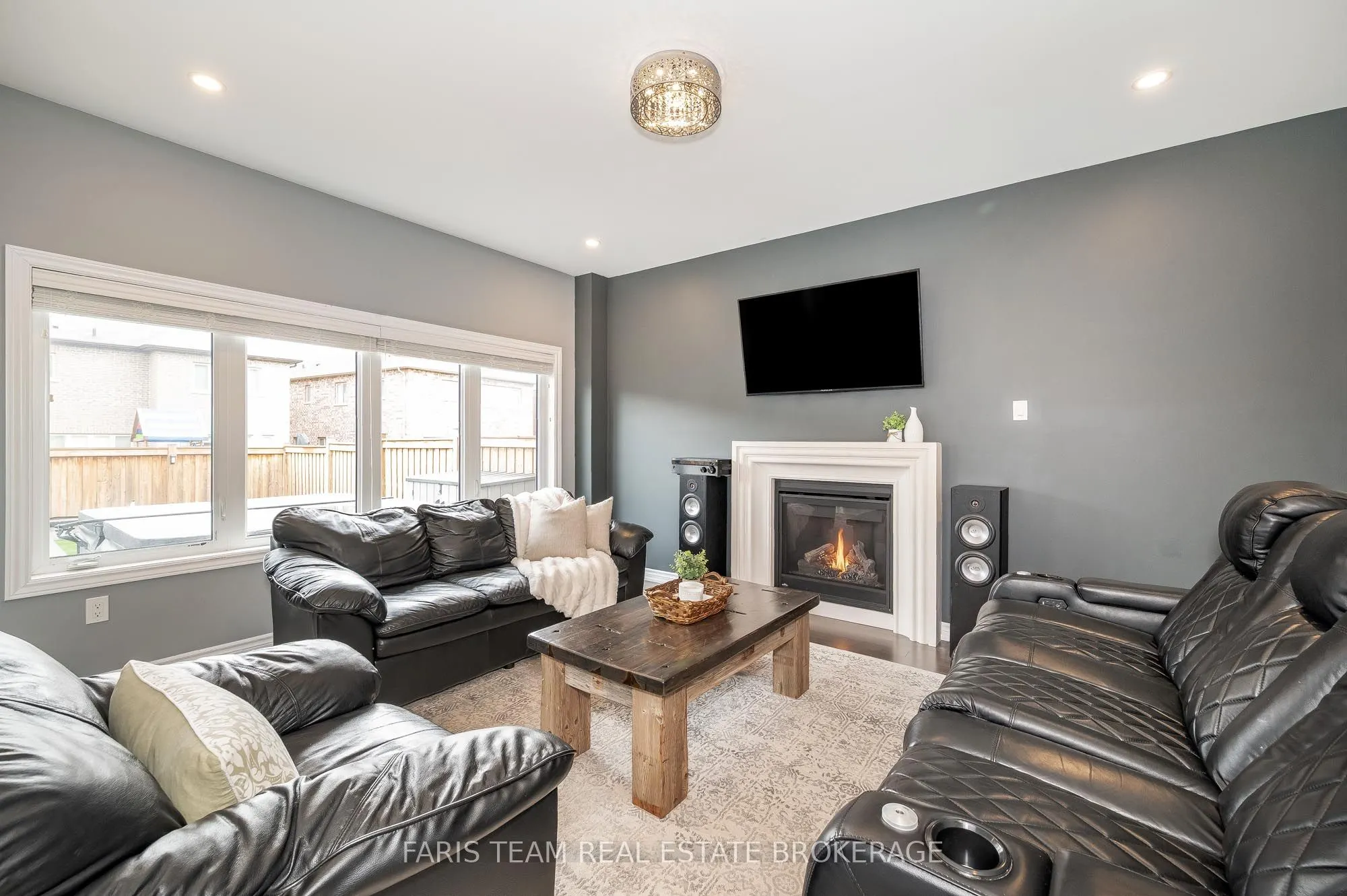 1464 Farrow Crescent