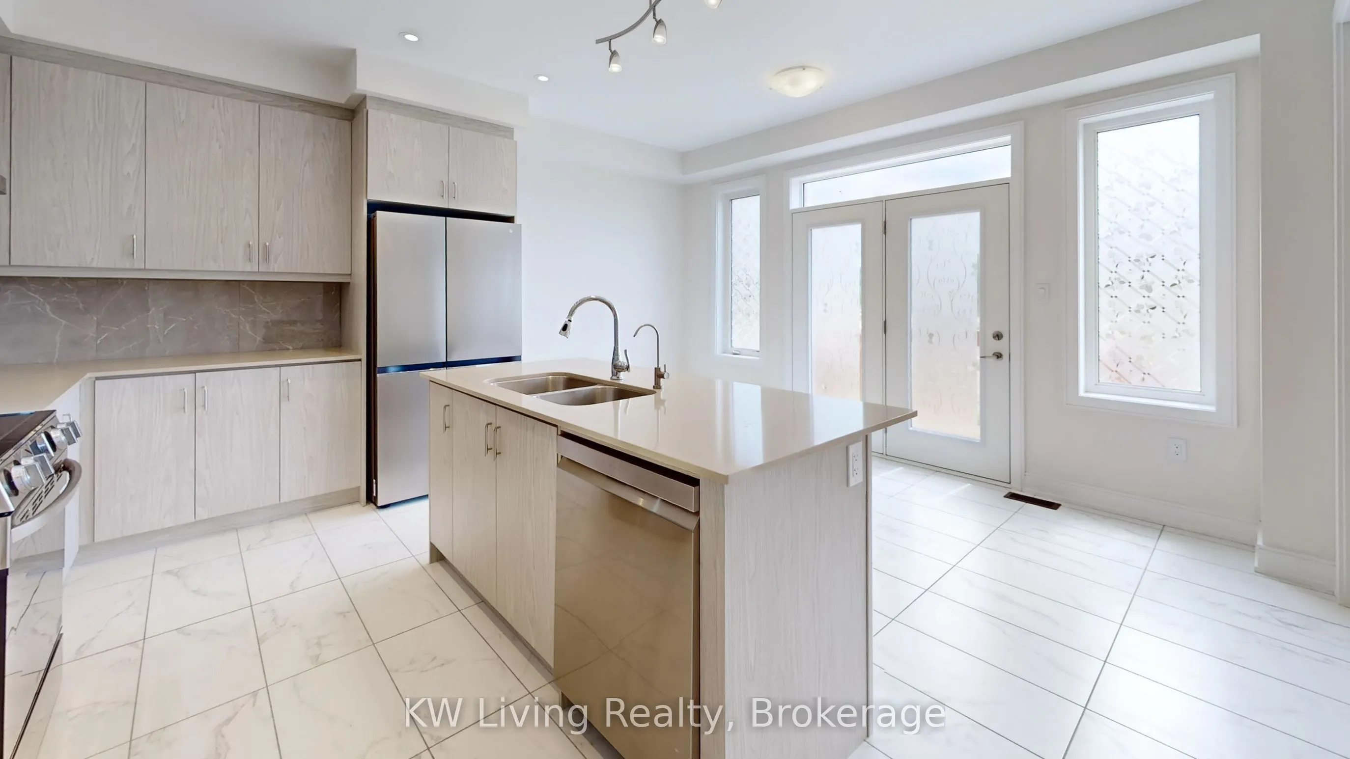 37 Kenneth Rogers Crescent