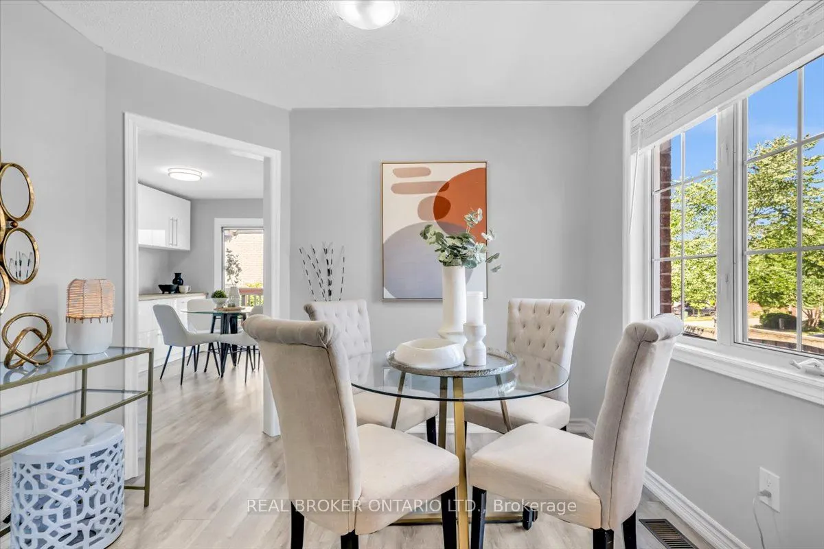 543 Heddle Crescent