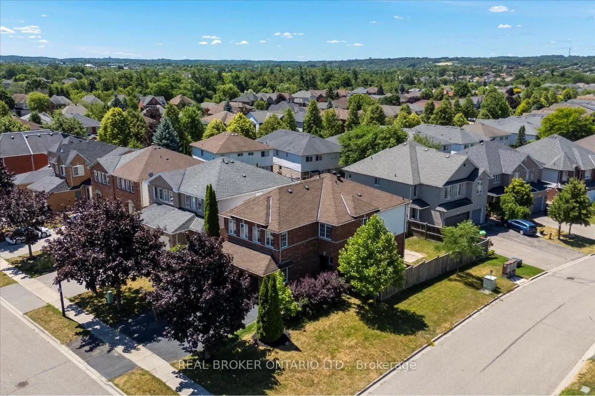 543 Heddle Crescent