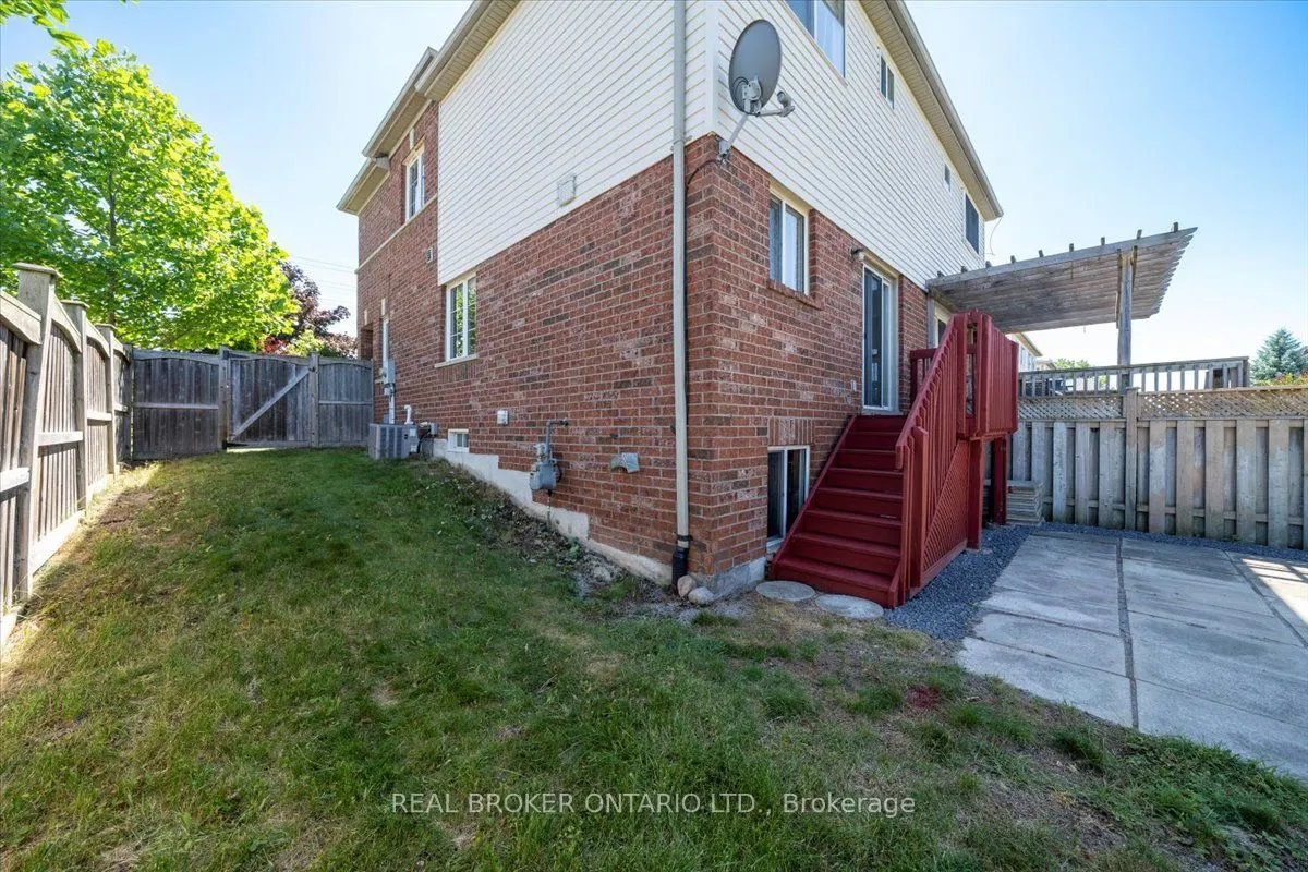 543 Heddle Crescent