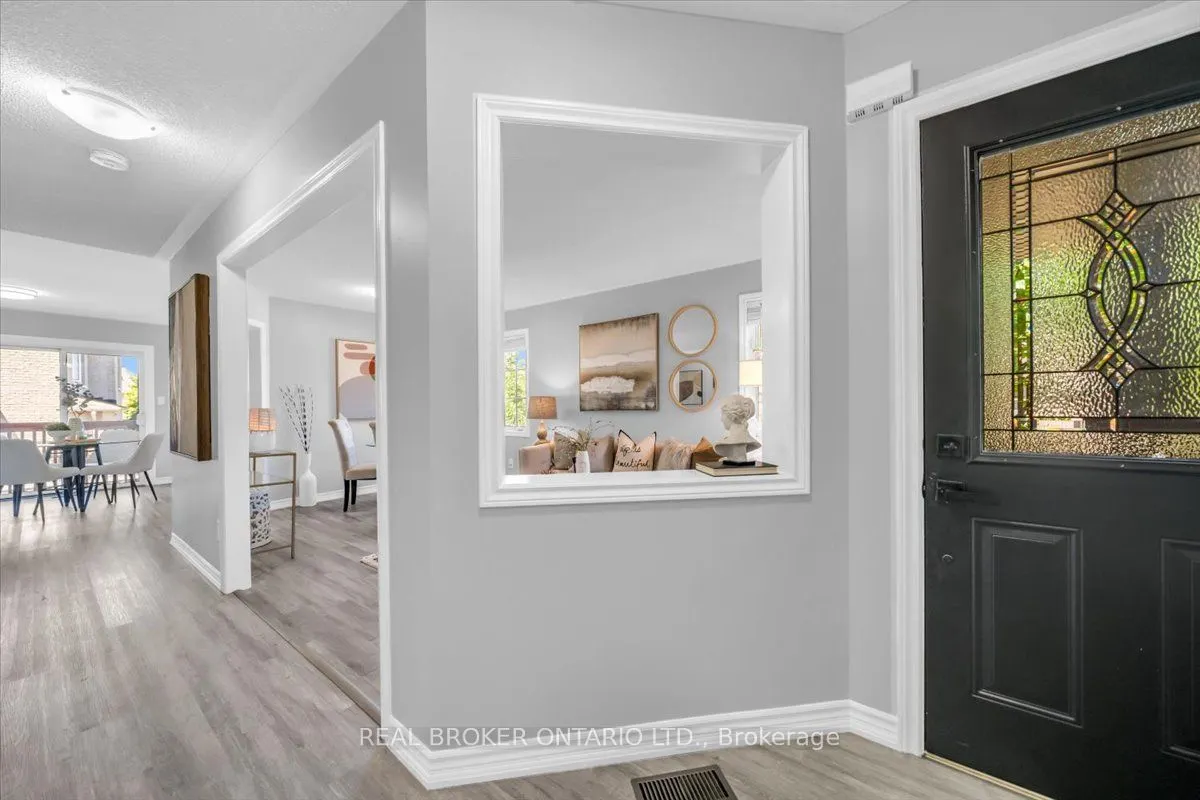 543 Heddle Crescent