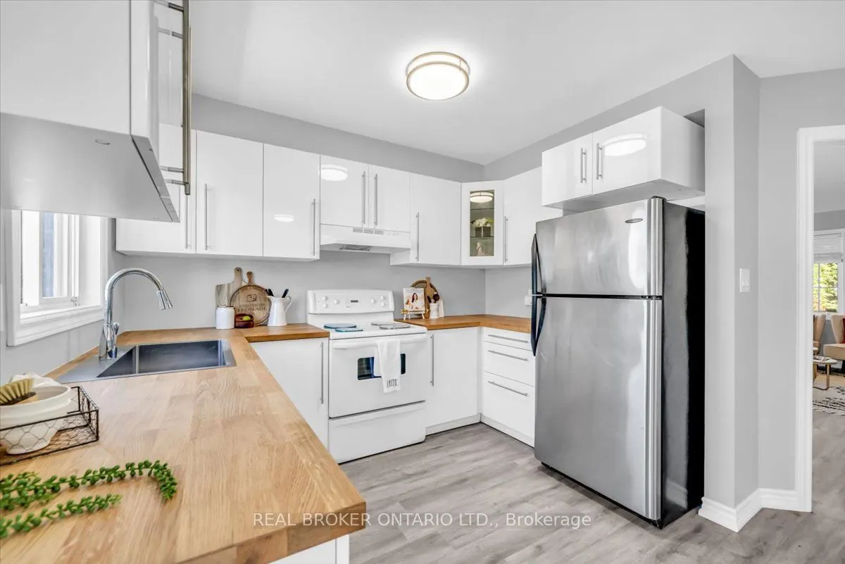 543 Heddle Crescent