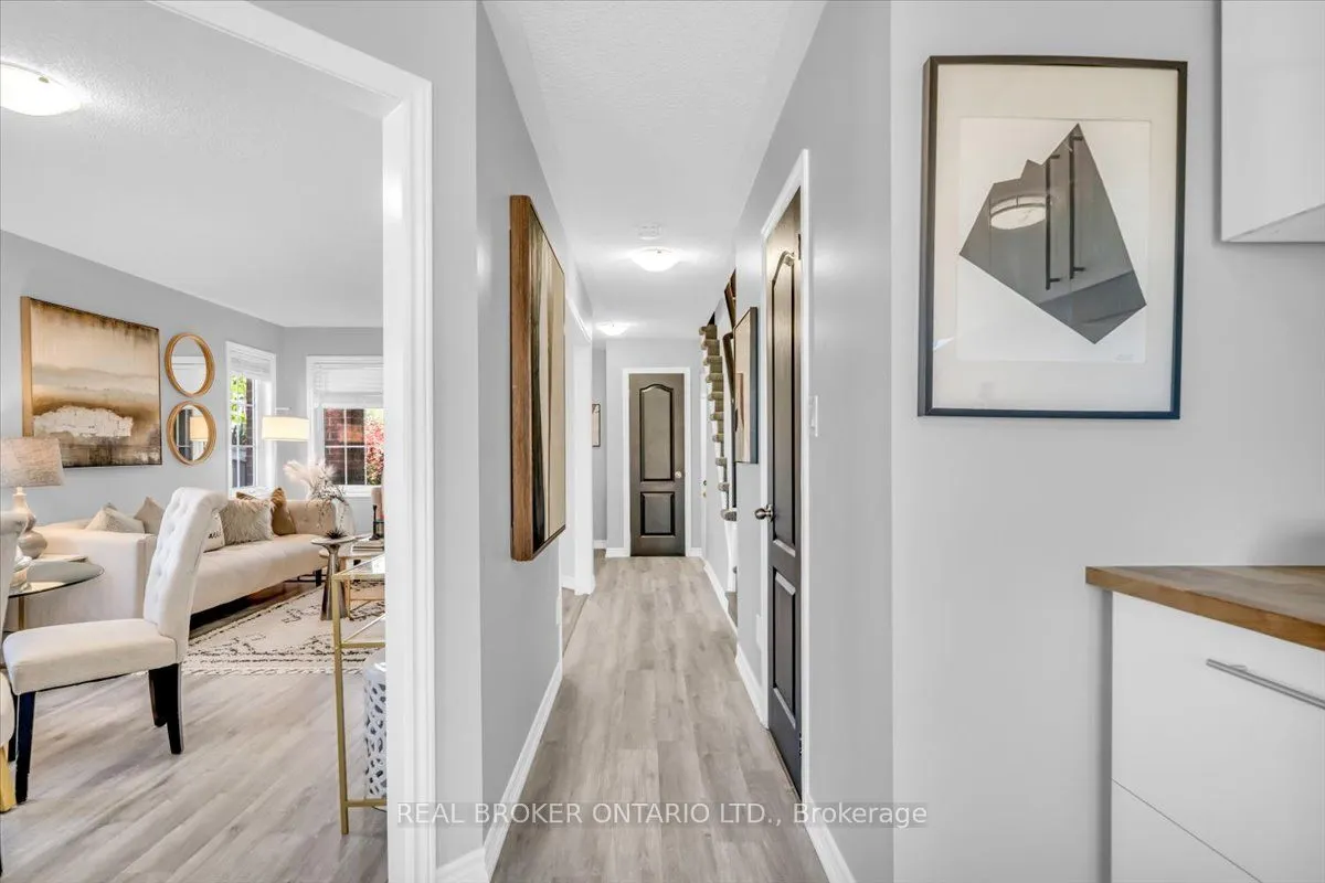 543 Heddle Crescent
