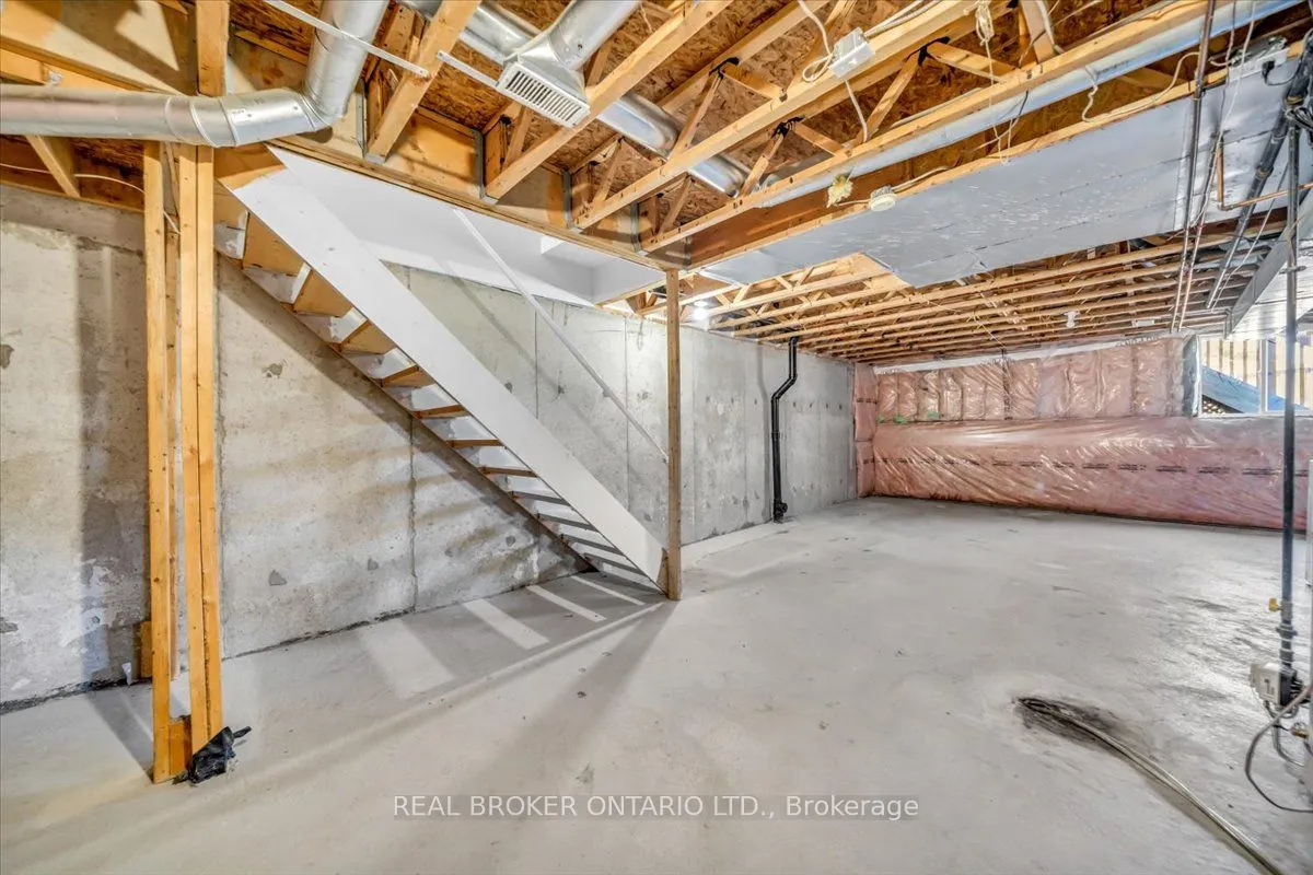 543 Heddle Crescent