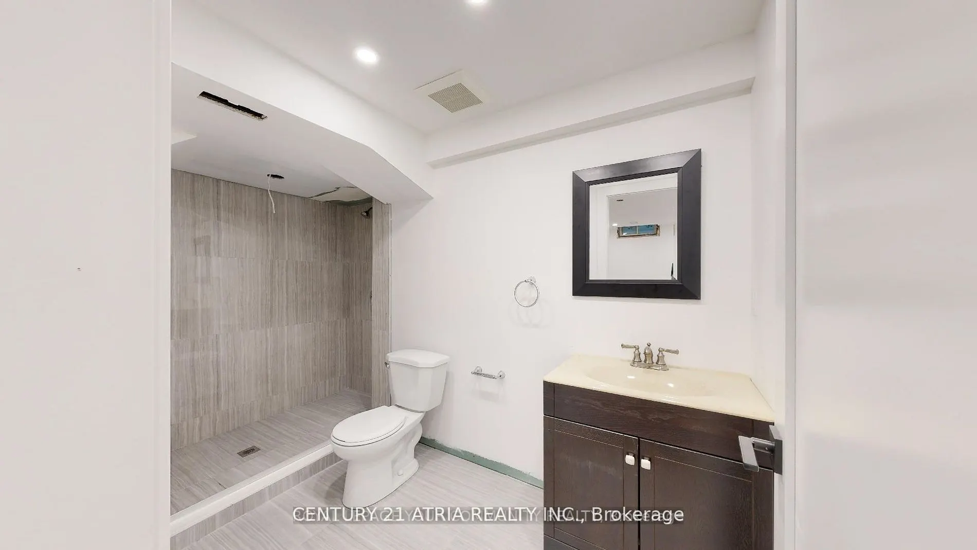 302 Buckingham Road, #BSMT