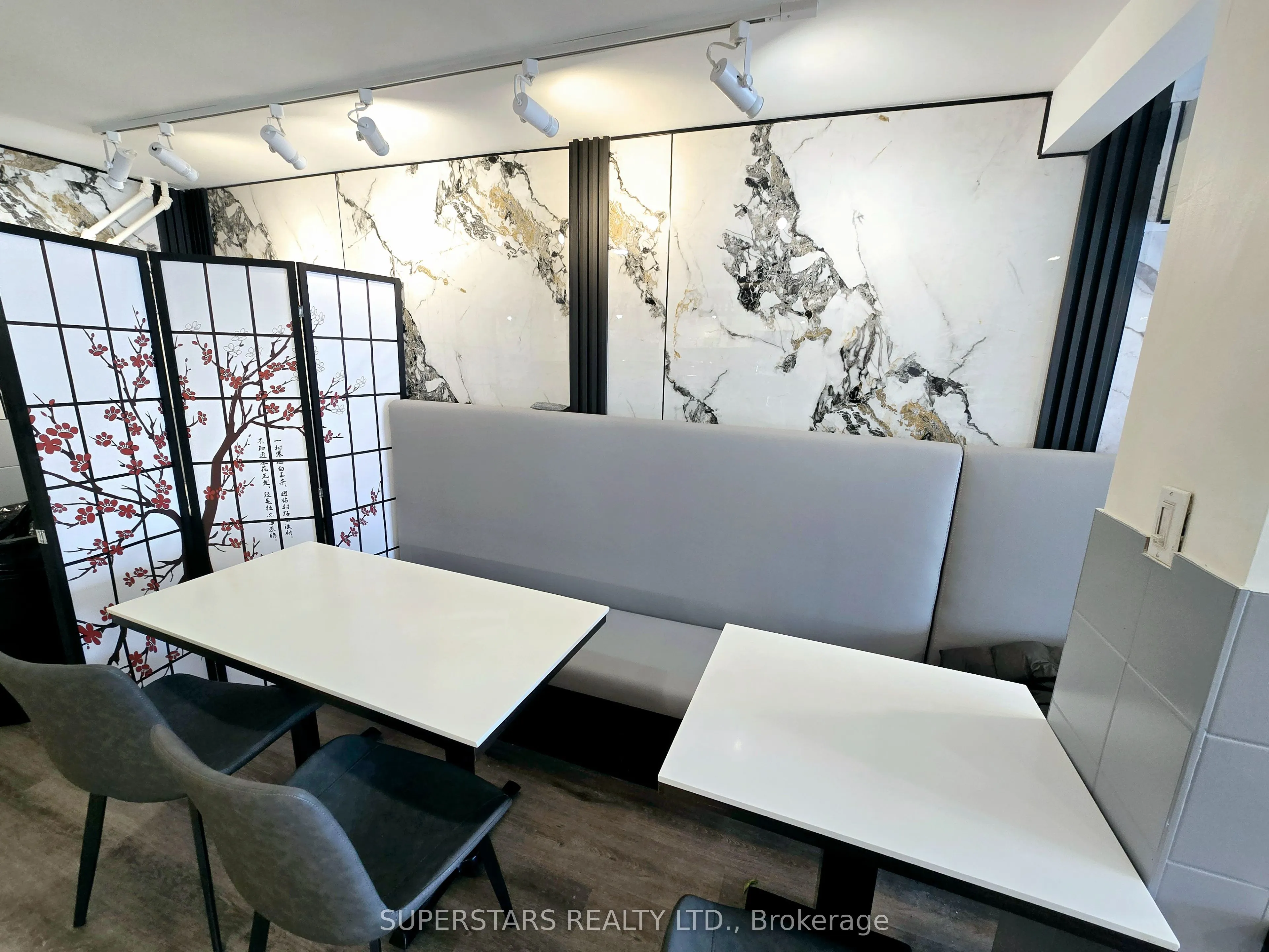10231 Yonge Street, #Main