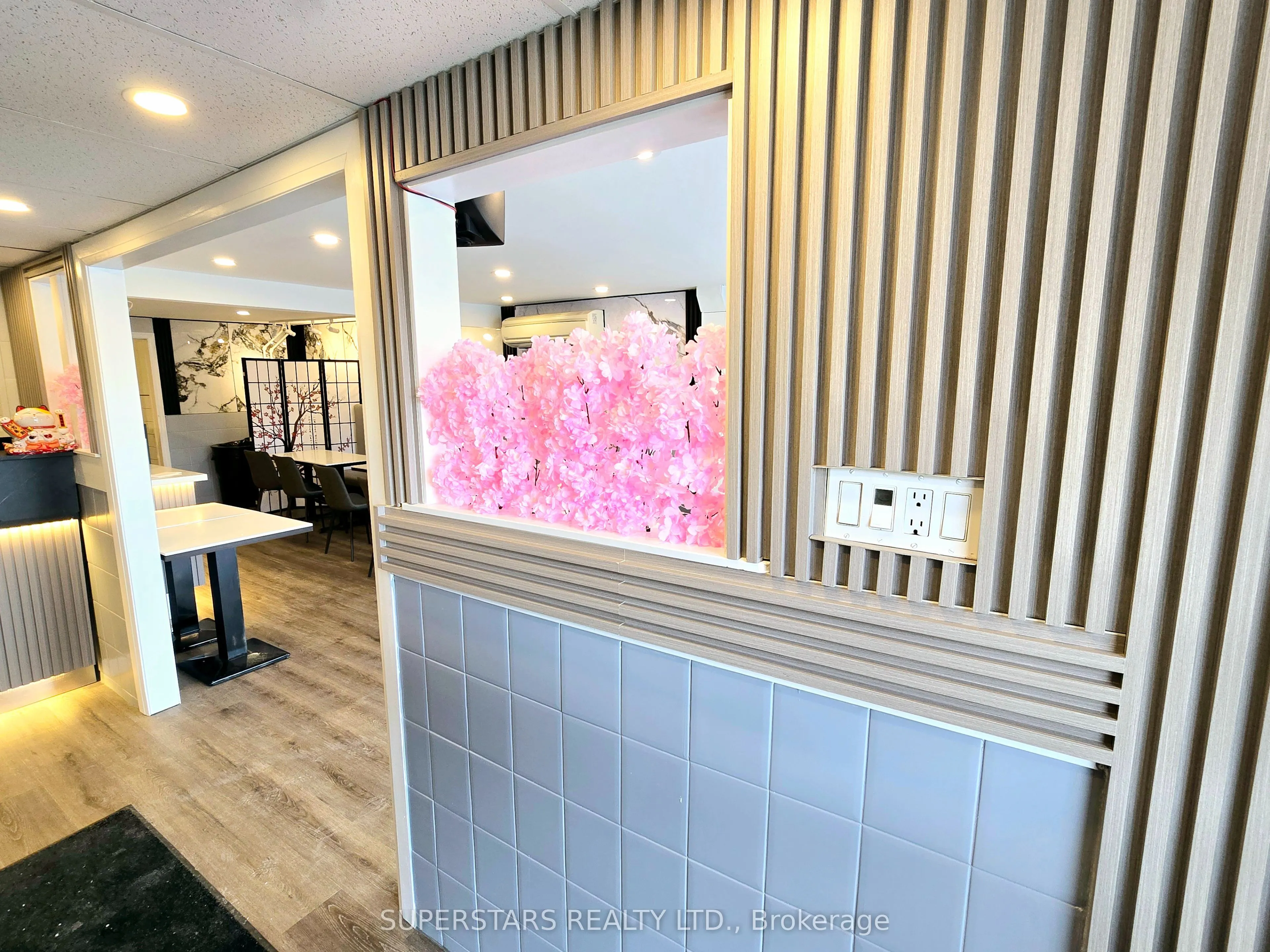 10231 Yonge Street, #Main