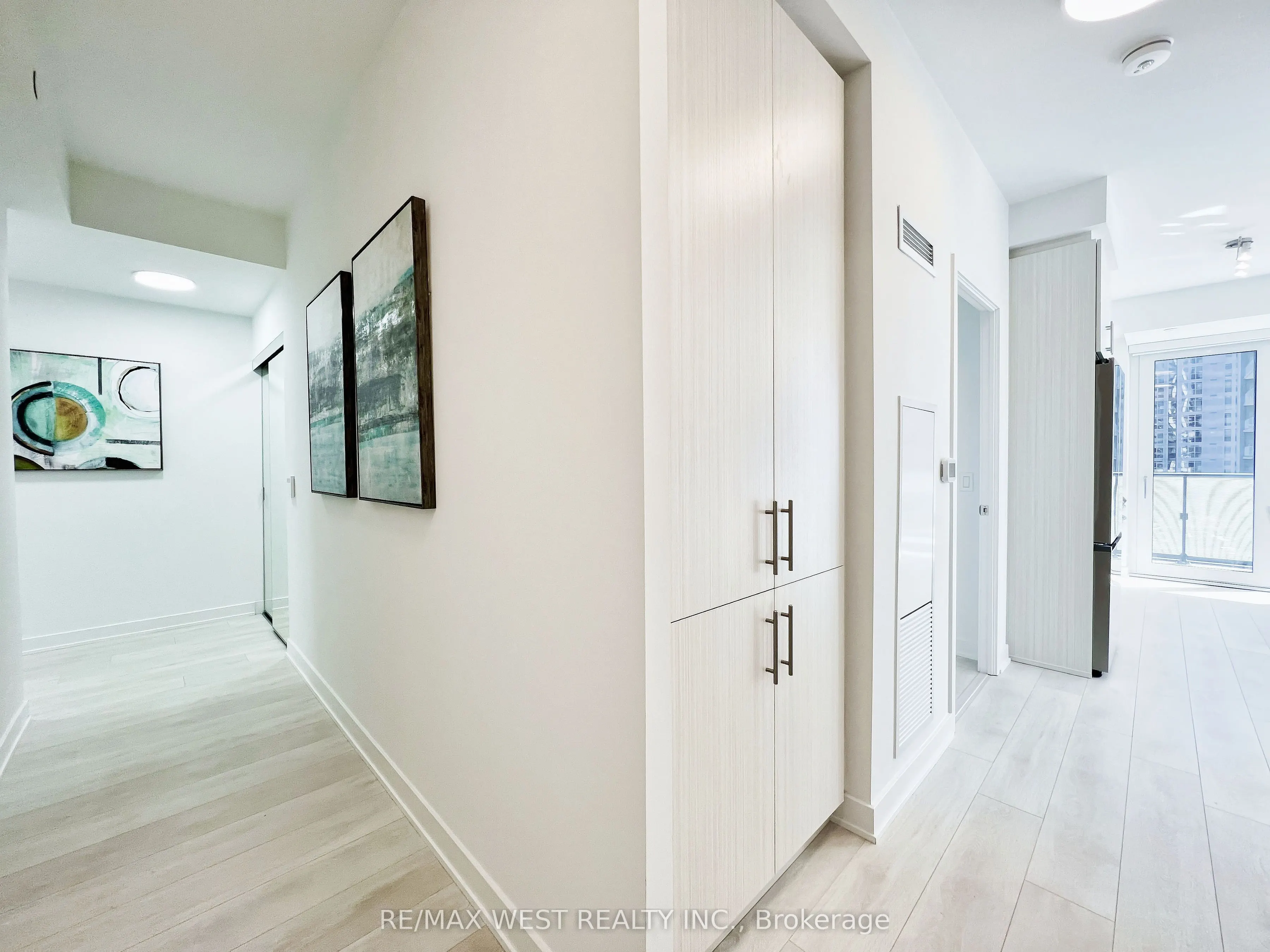 105 Oneida Crescent, #710