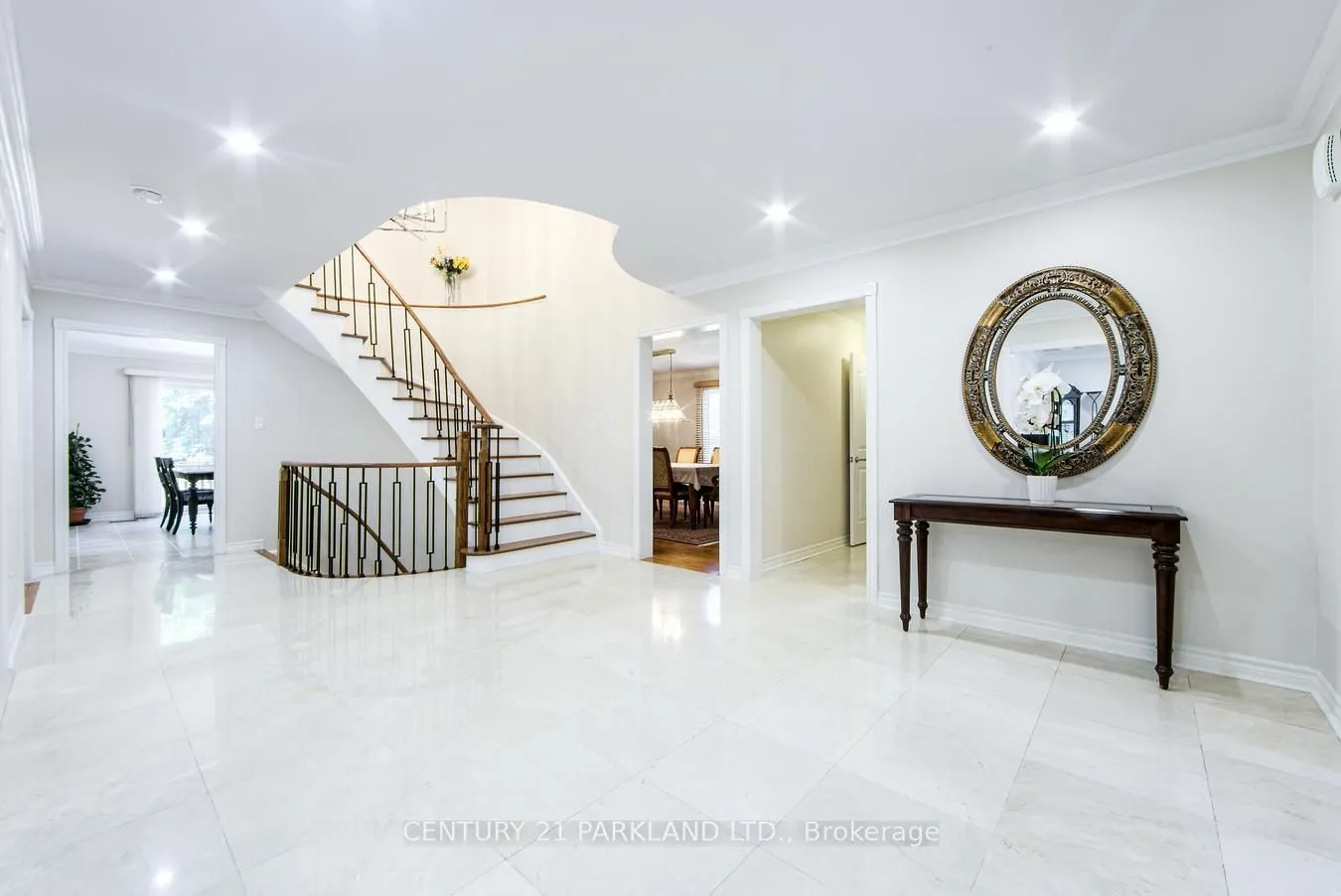 112 Strathearn Avenue