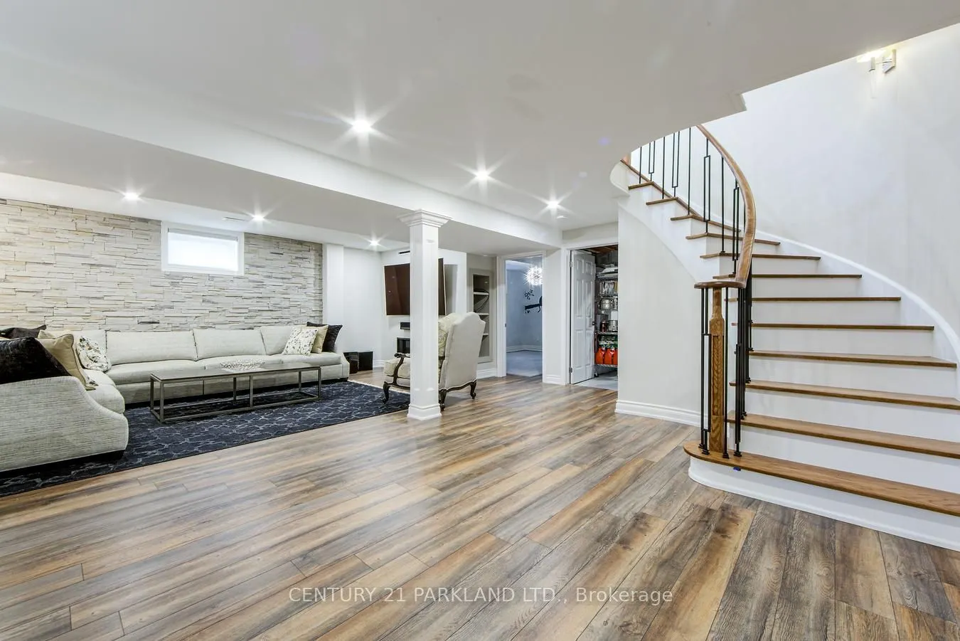 112 Strathearn Avenue