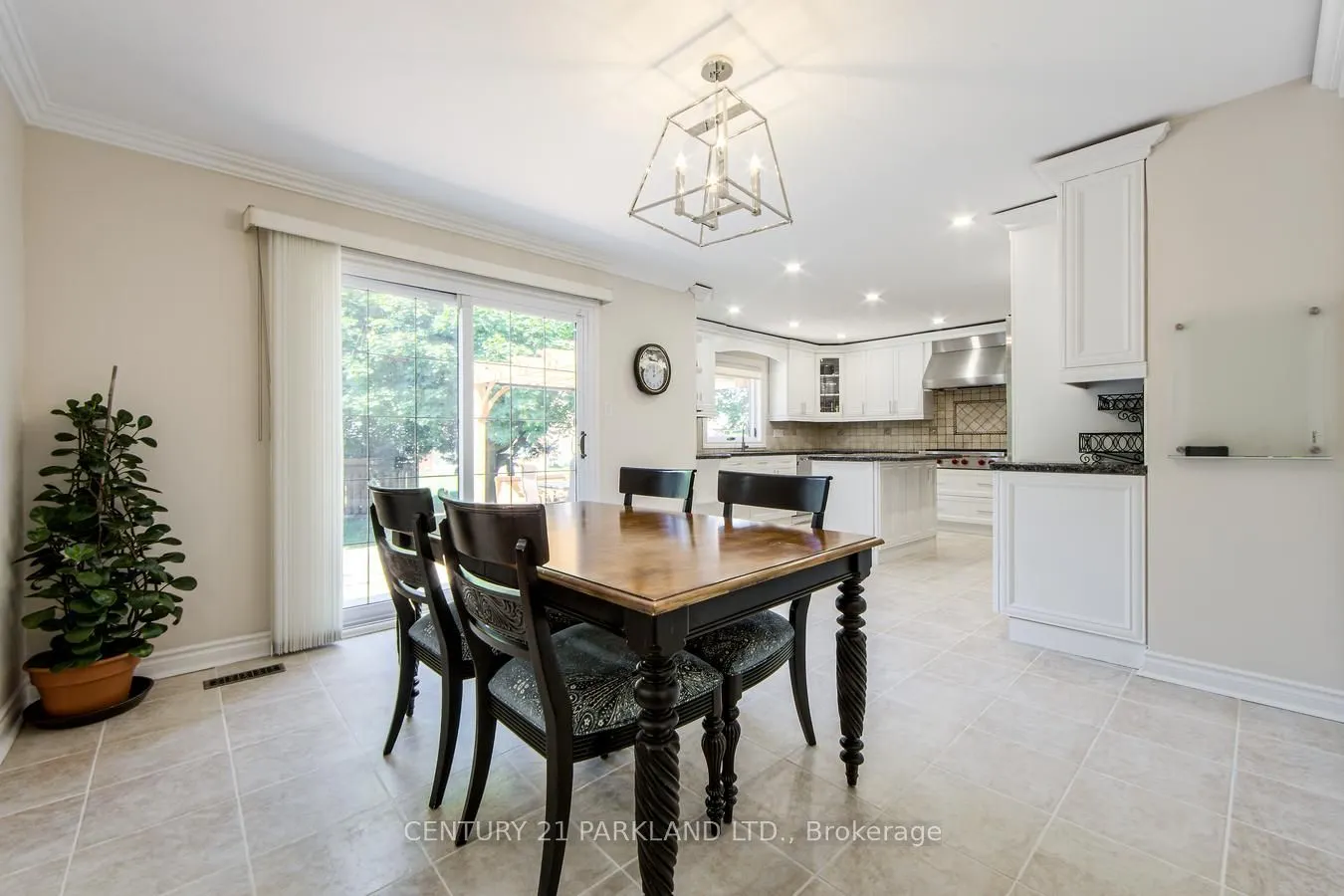 112 Strathearn Avenue