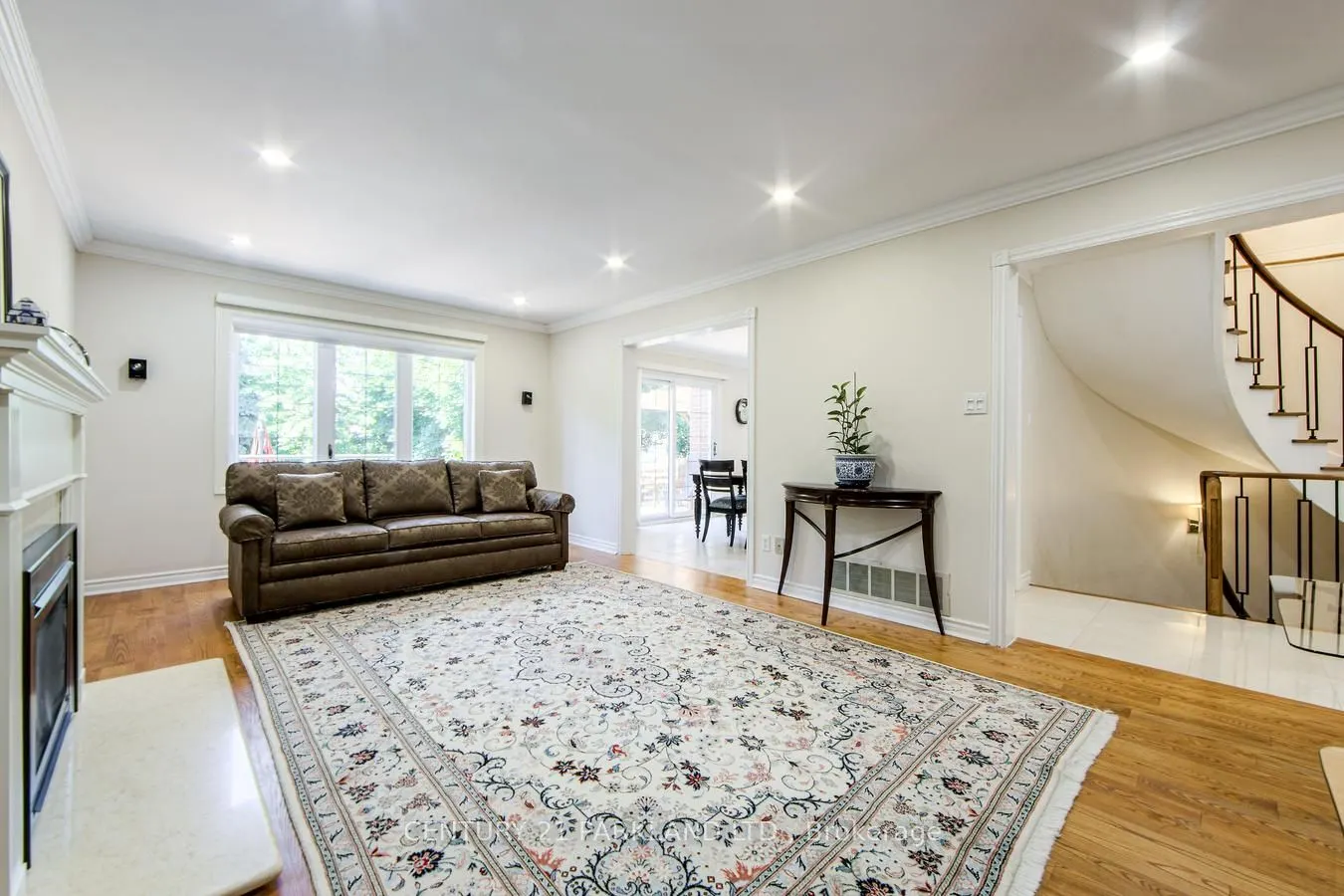 112 Strathearn Avenue