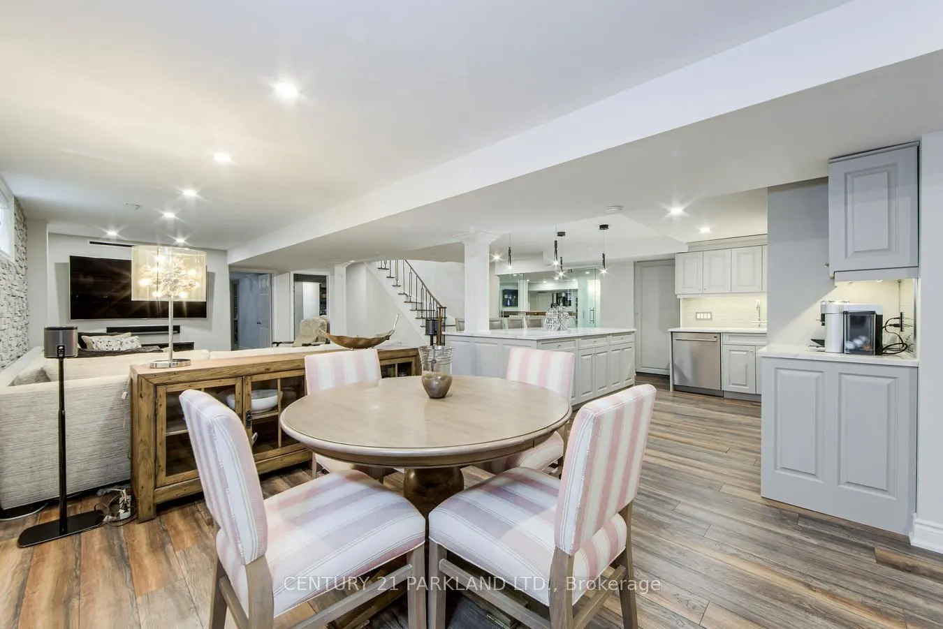 112 Strathearn Avenue