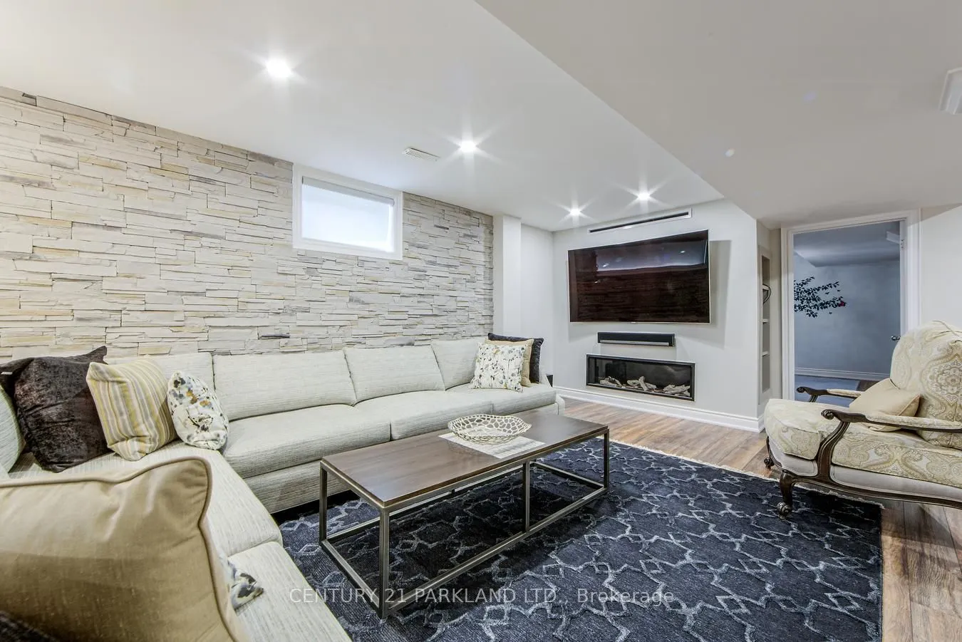 112 Strathearn Avenue