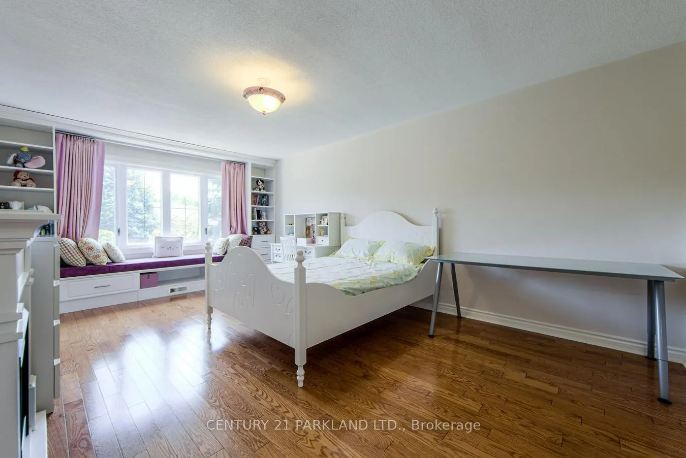 112 Strathearn Avenue