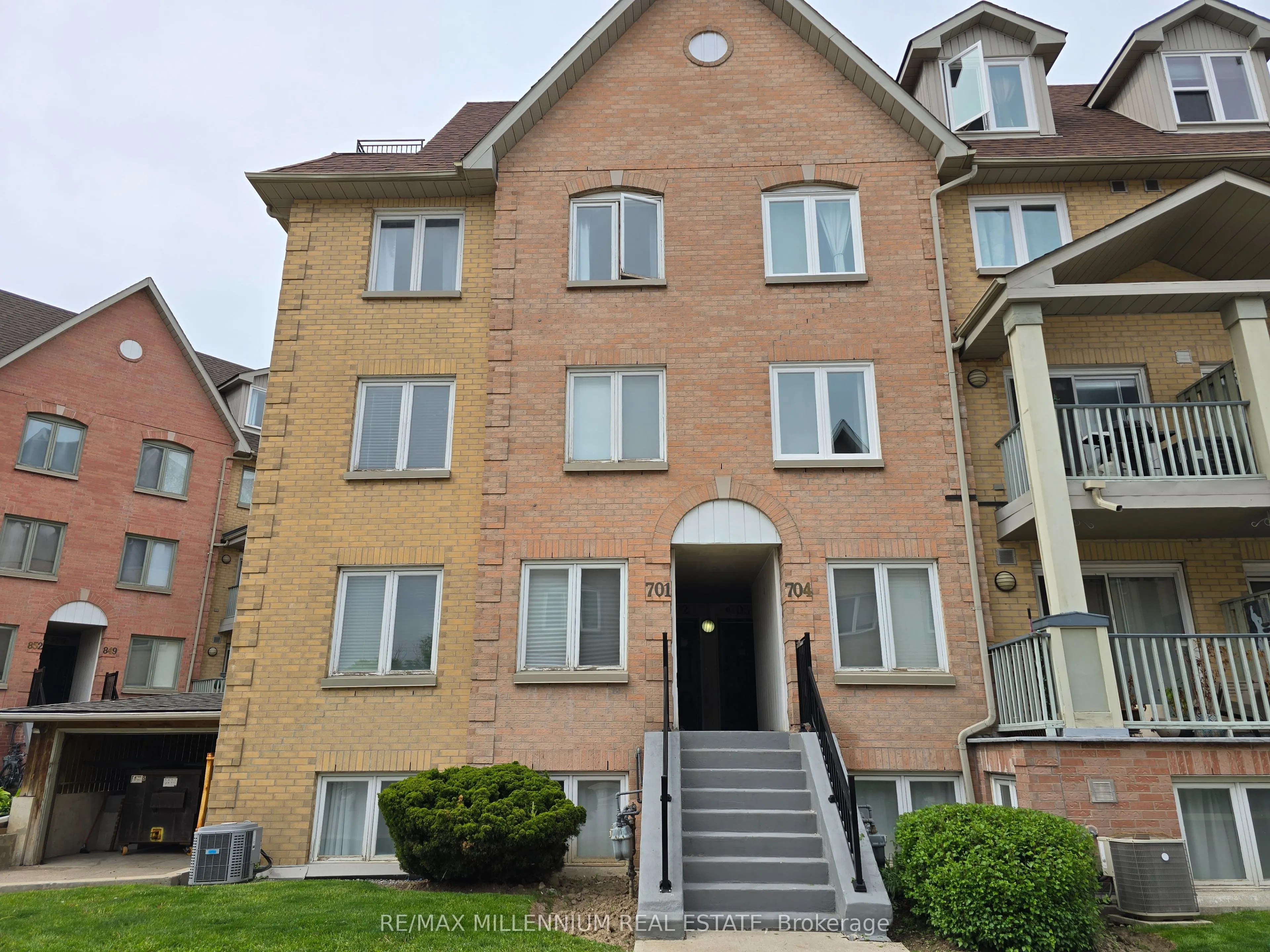 75 Weldrick Road, #701