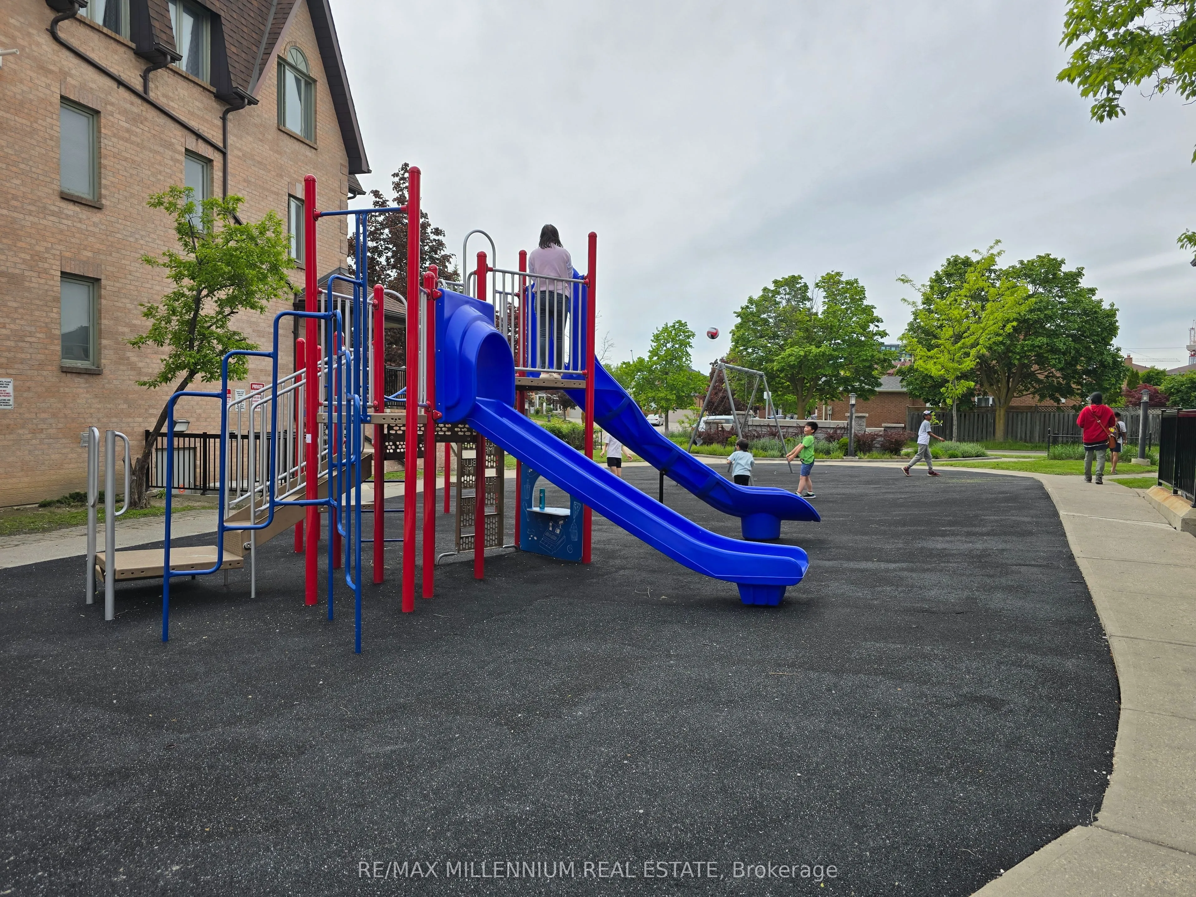 75 Weldrick Road, #701