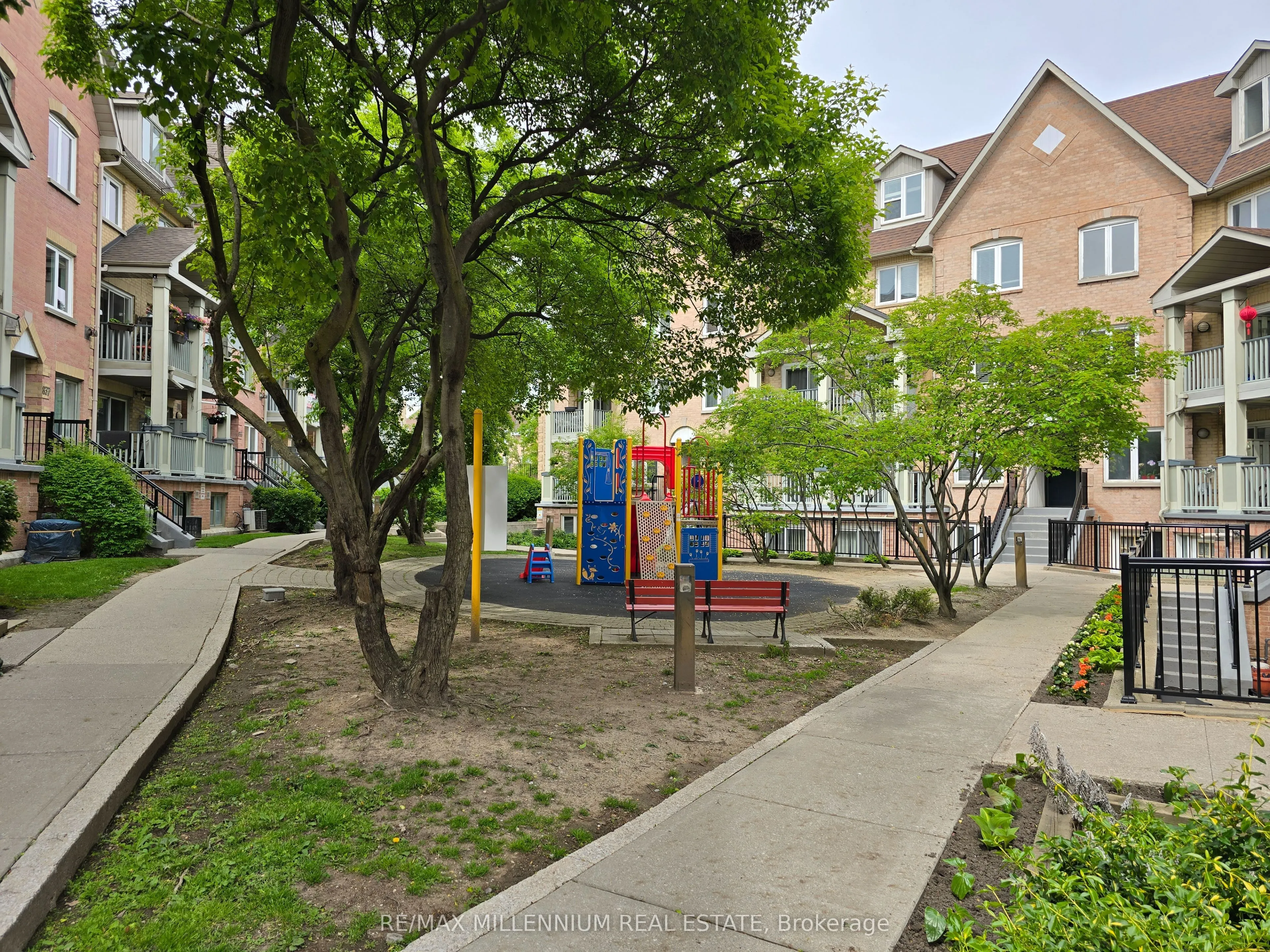 75 Weldrick Road, #701