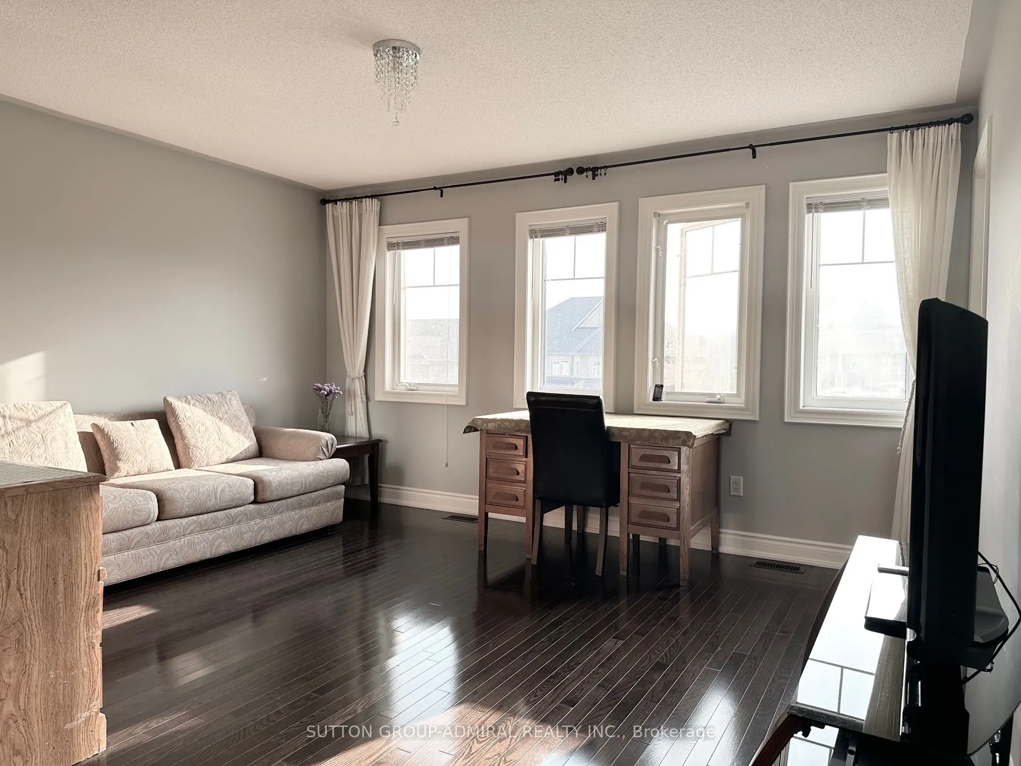 15 Roderick Court