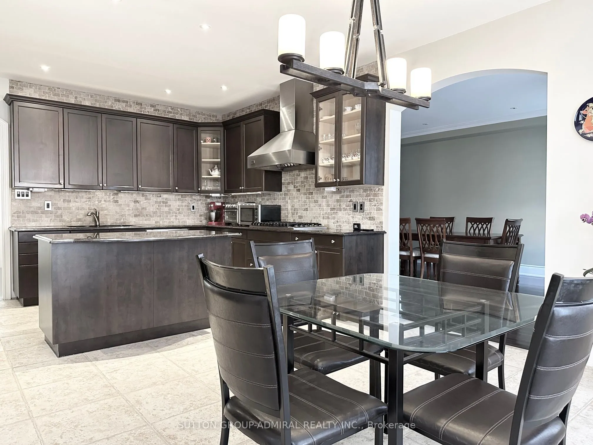 15 Roderick Court
