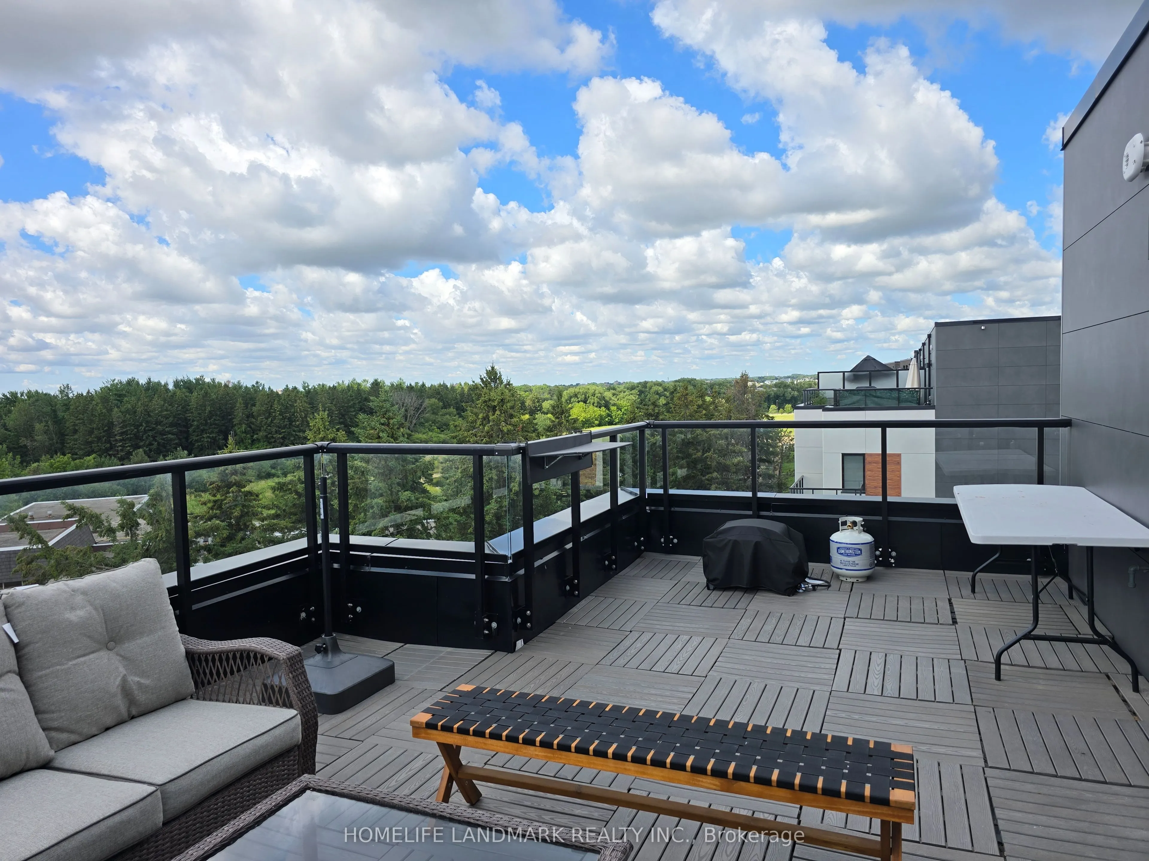 15 David Eyer Road, #1423