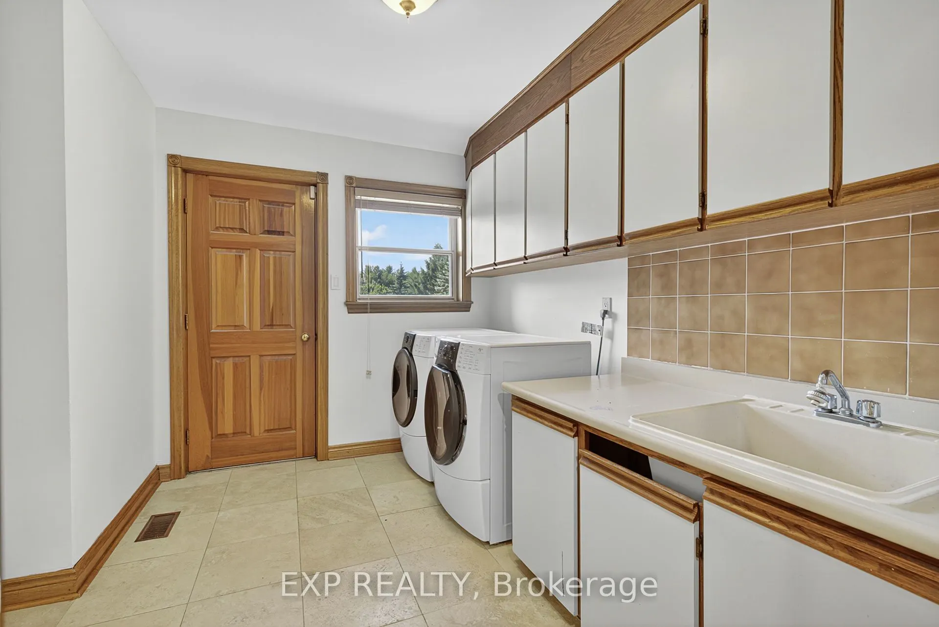 315 Stephanie Boulevard