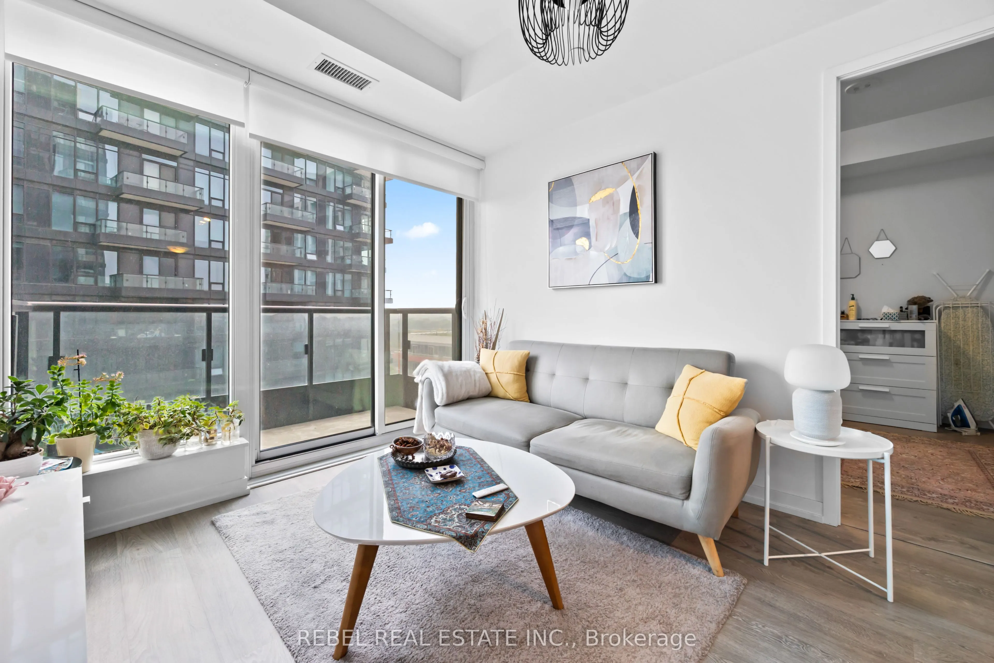 8868 Yonge Street, #1001E