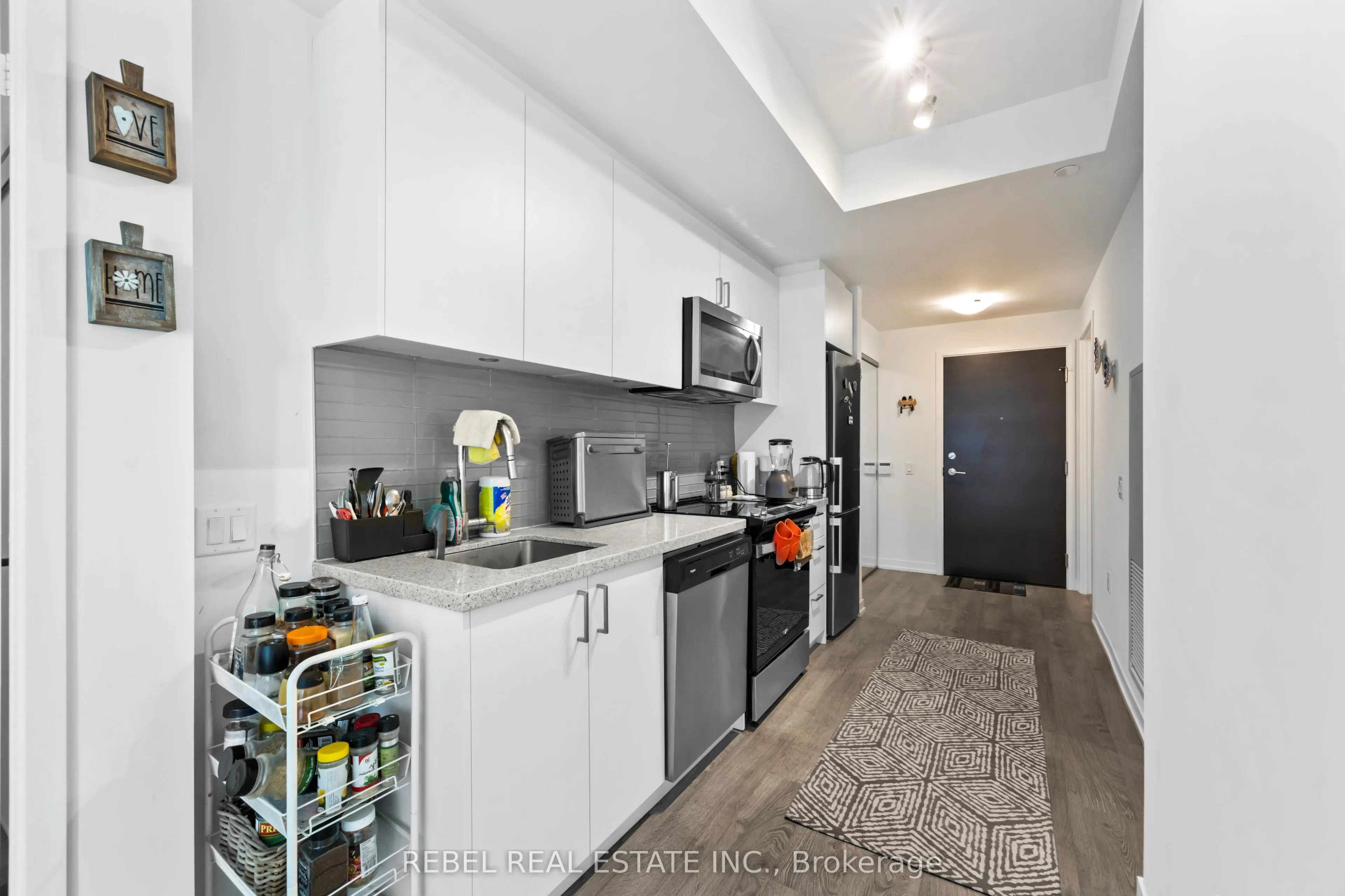 8868 Yonge Street, #1001E