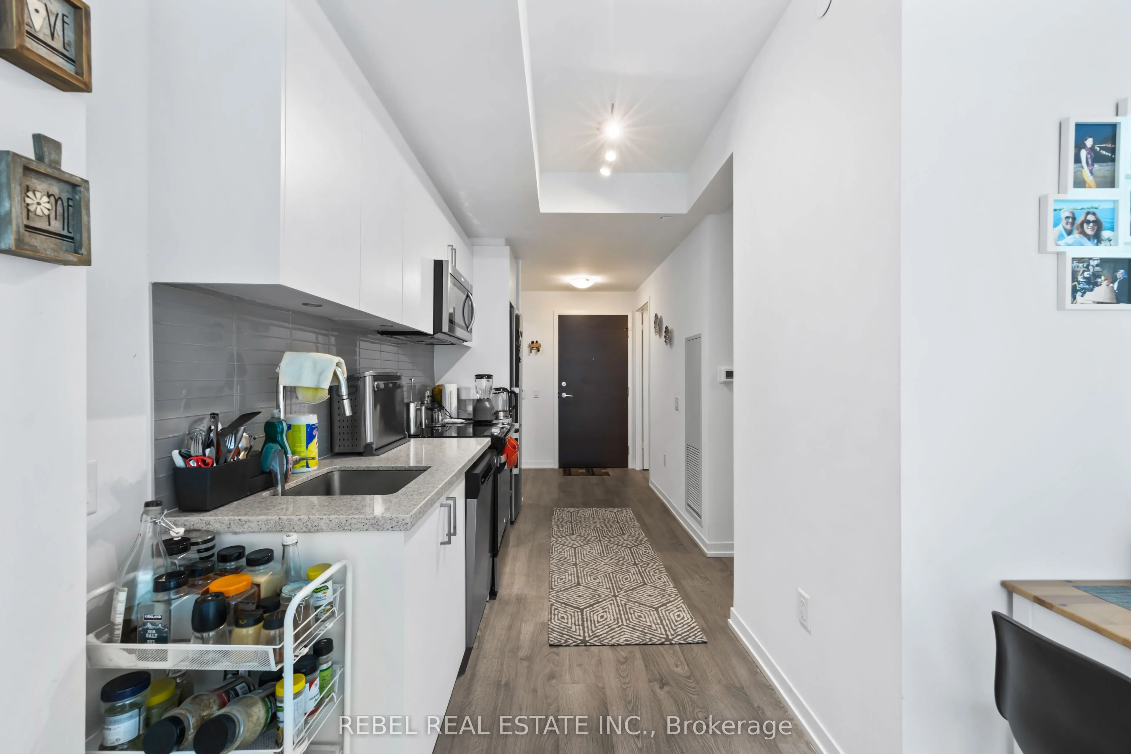 8868 Yonge Street, #1001E