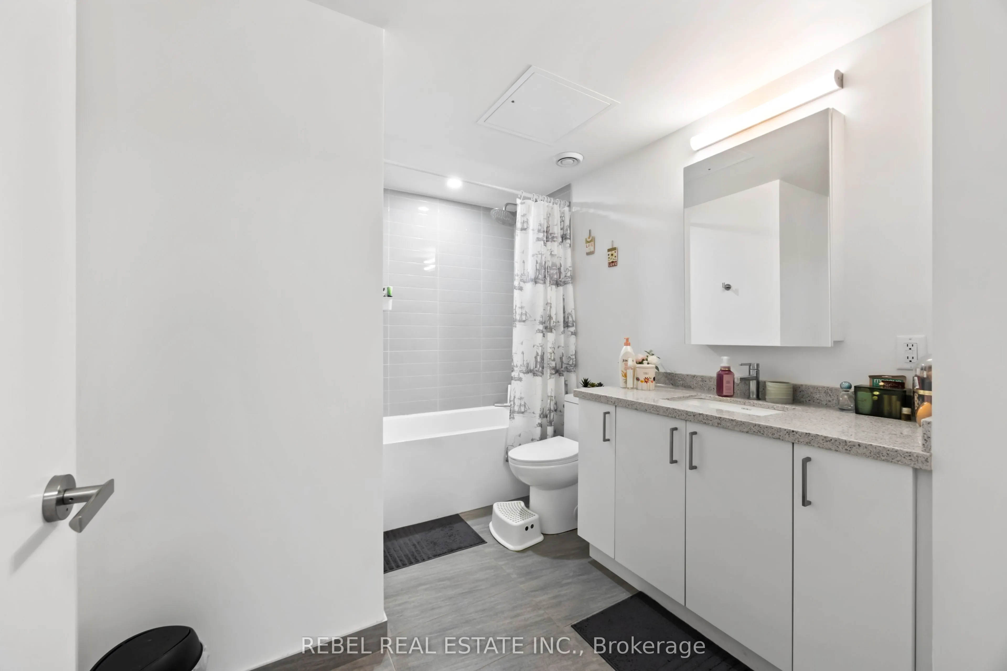 8868 Yonge Street, #1001E