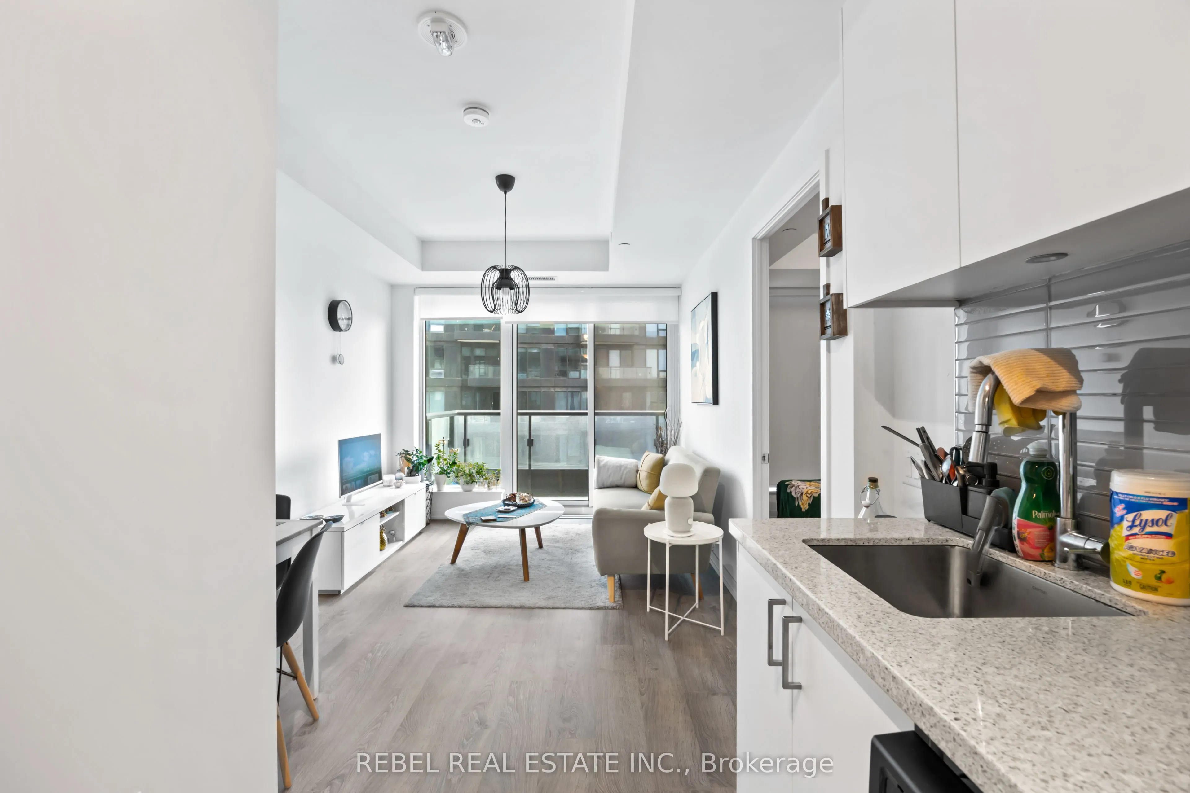 8868 Yonge Street, #1001E