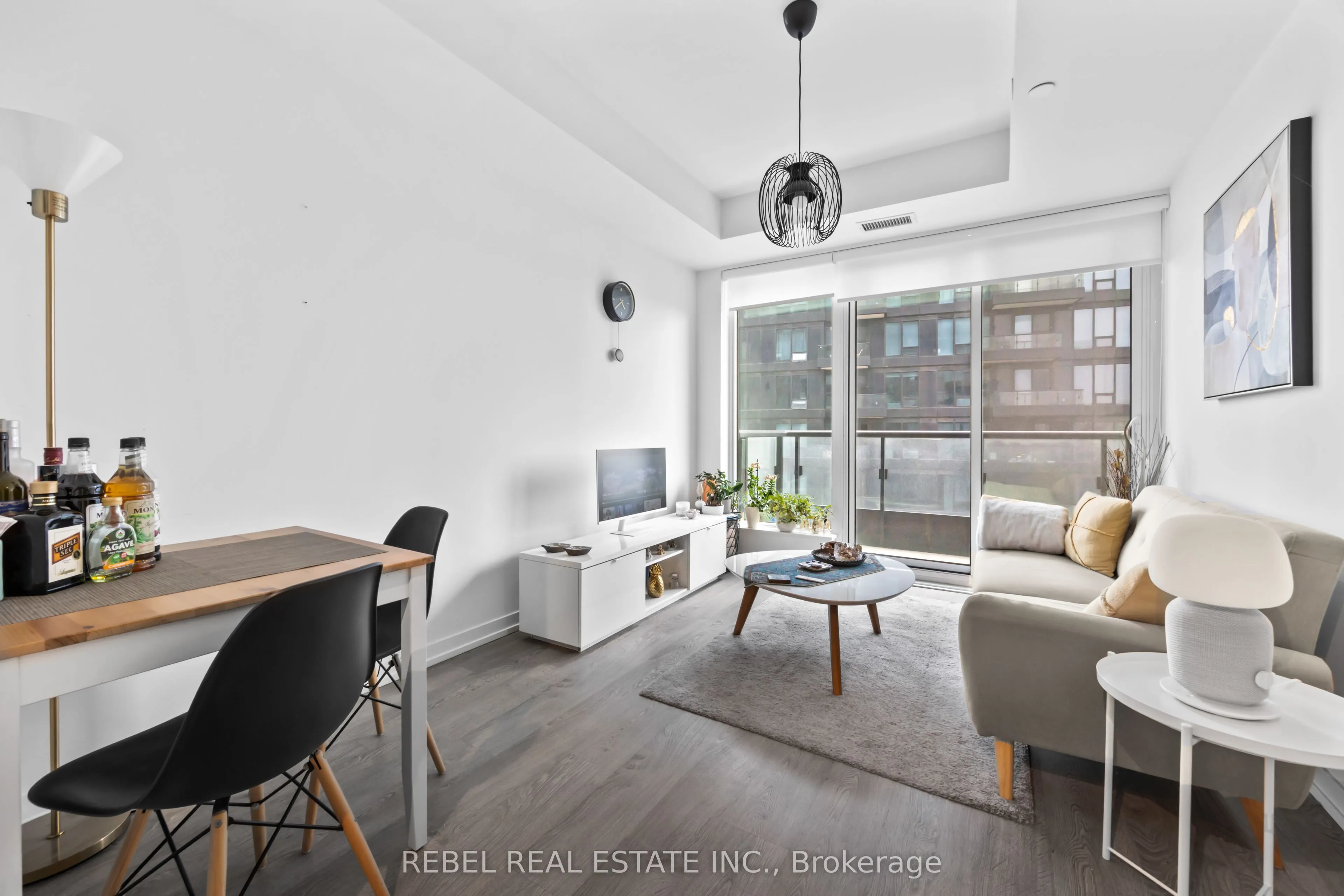 8868 Yonge Street, #1001E