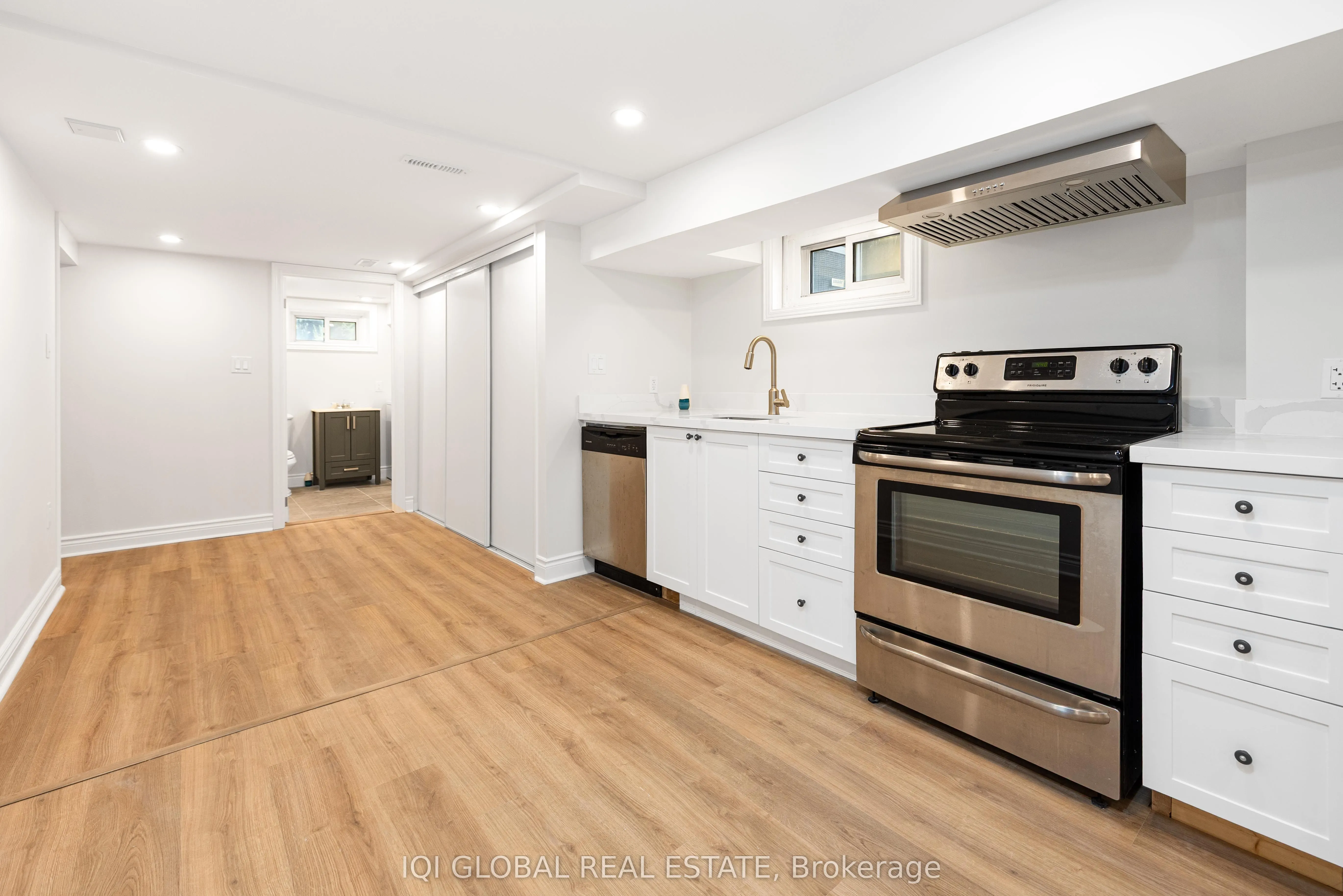 10 Holman Crescent, #Lower