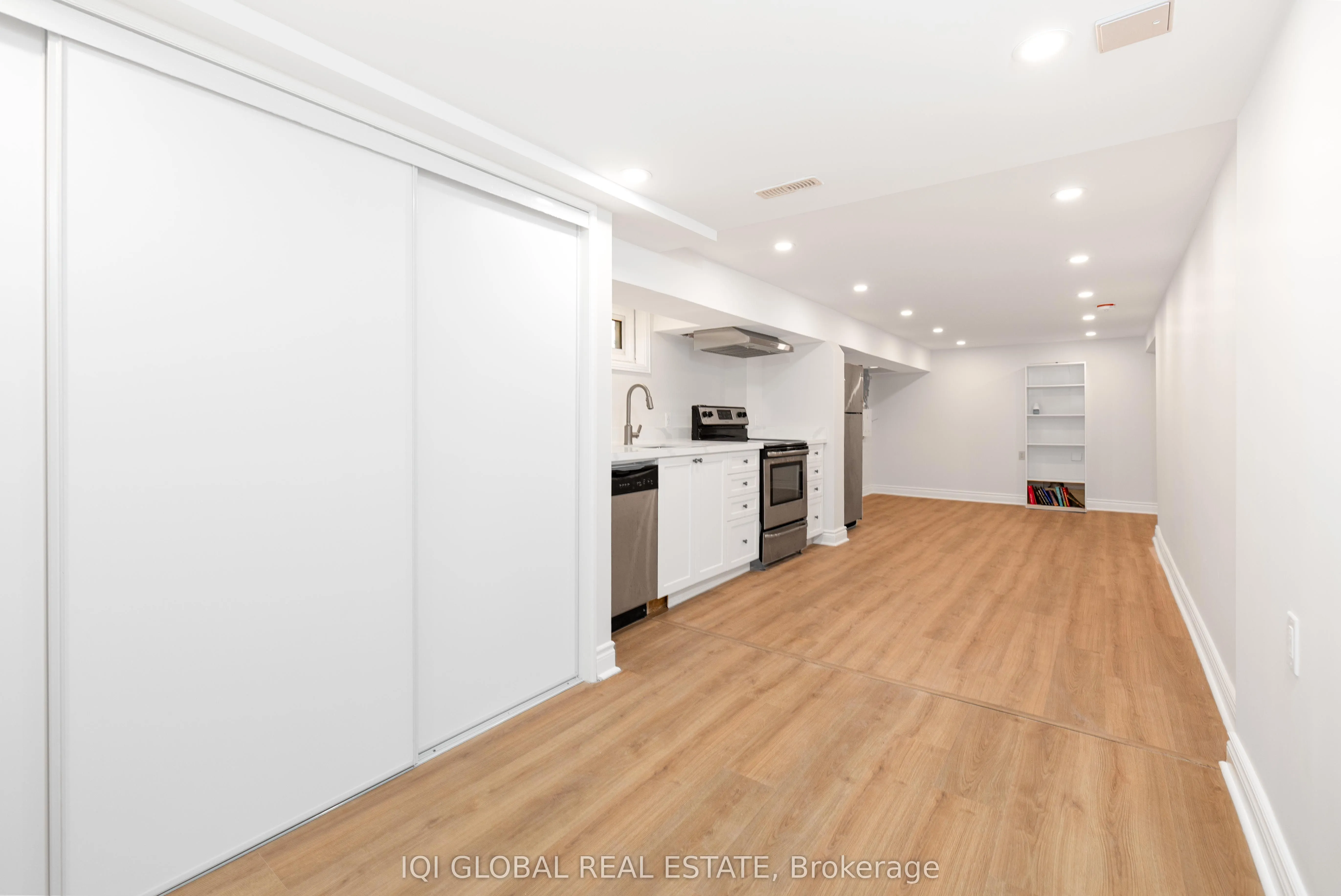 10 Holman Crescent, #Lower