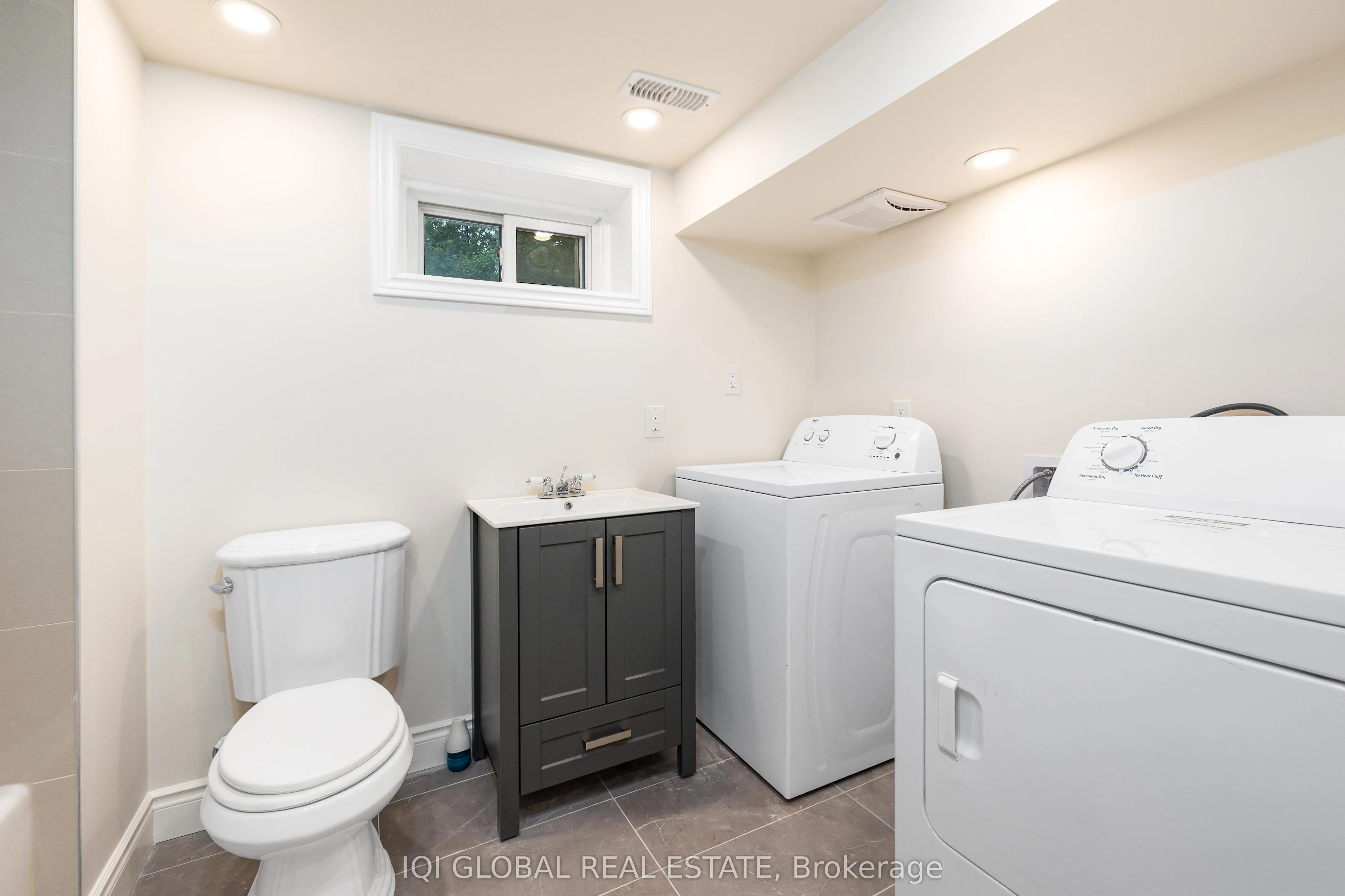 10 Holman Crescent, #Lower