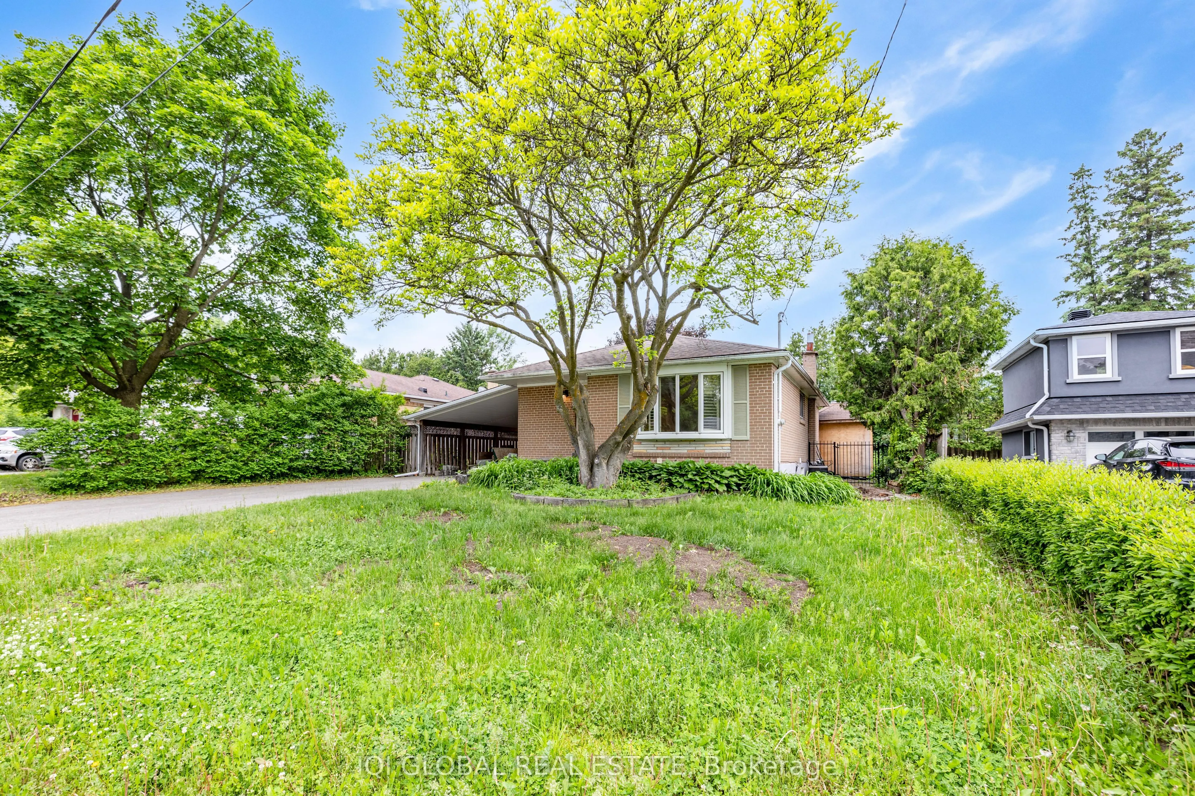 10 Holman Crescent, #Lower