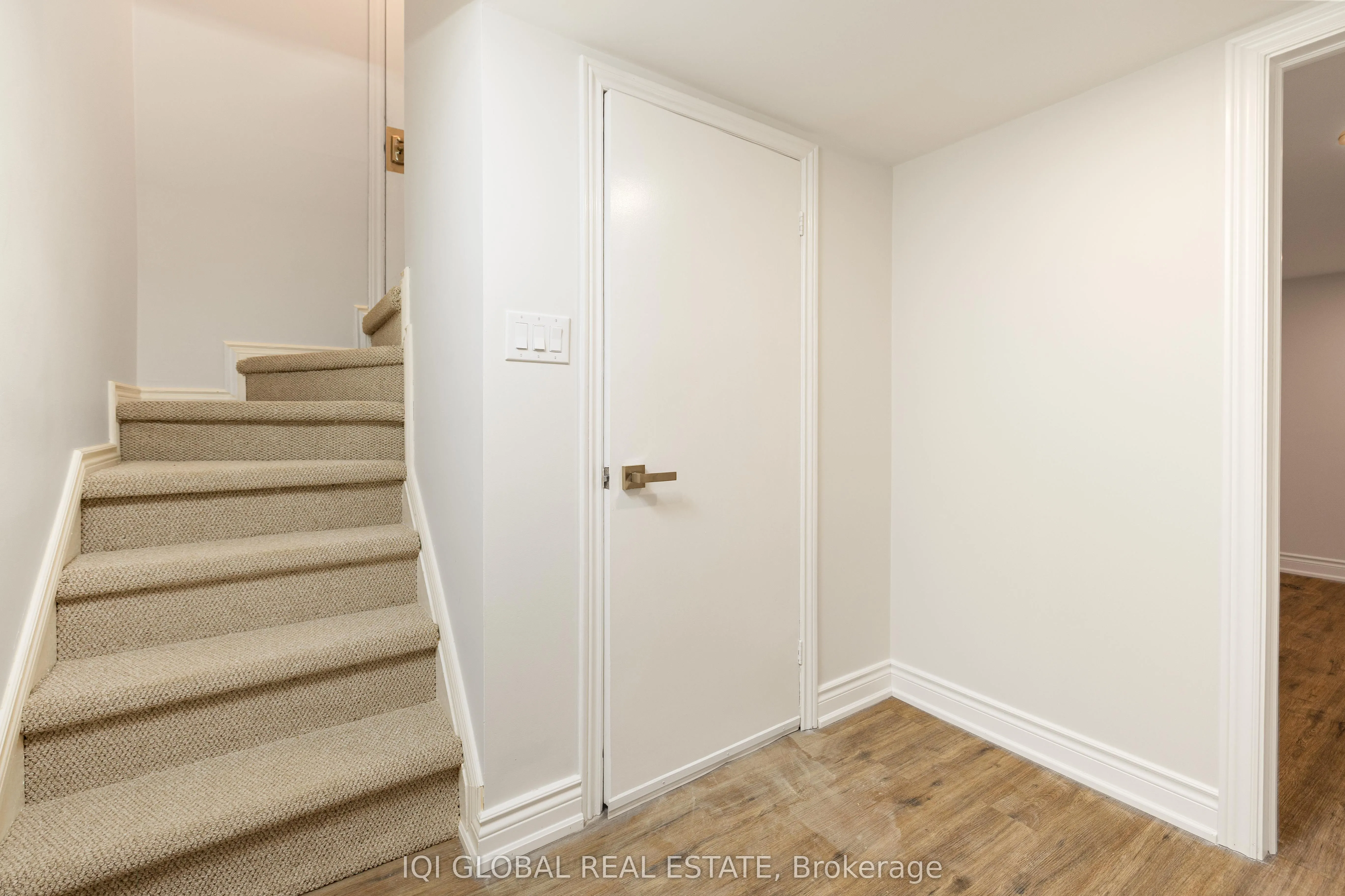 10 Holman Crescent, #Lower