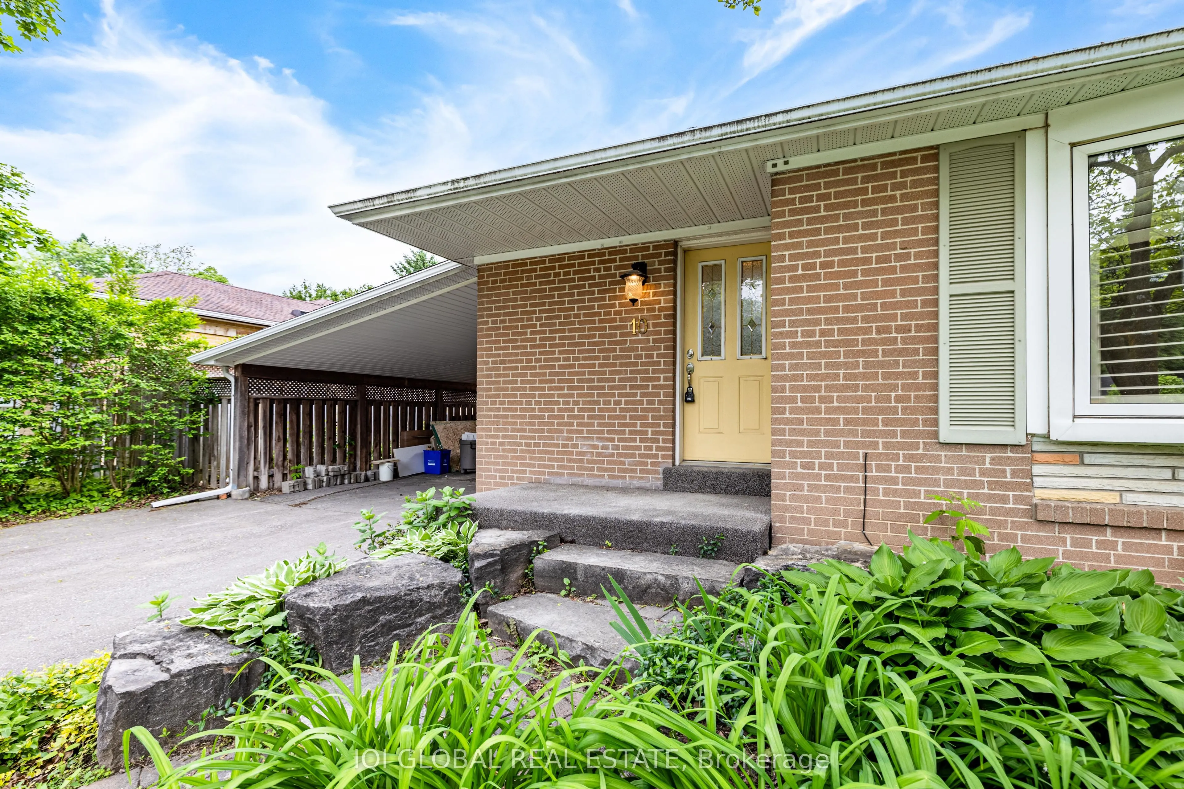 10 Holman Crescent, #Main Floor