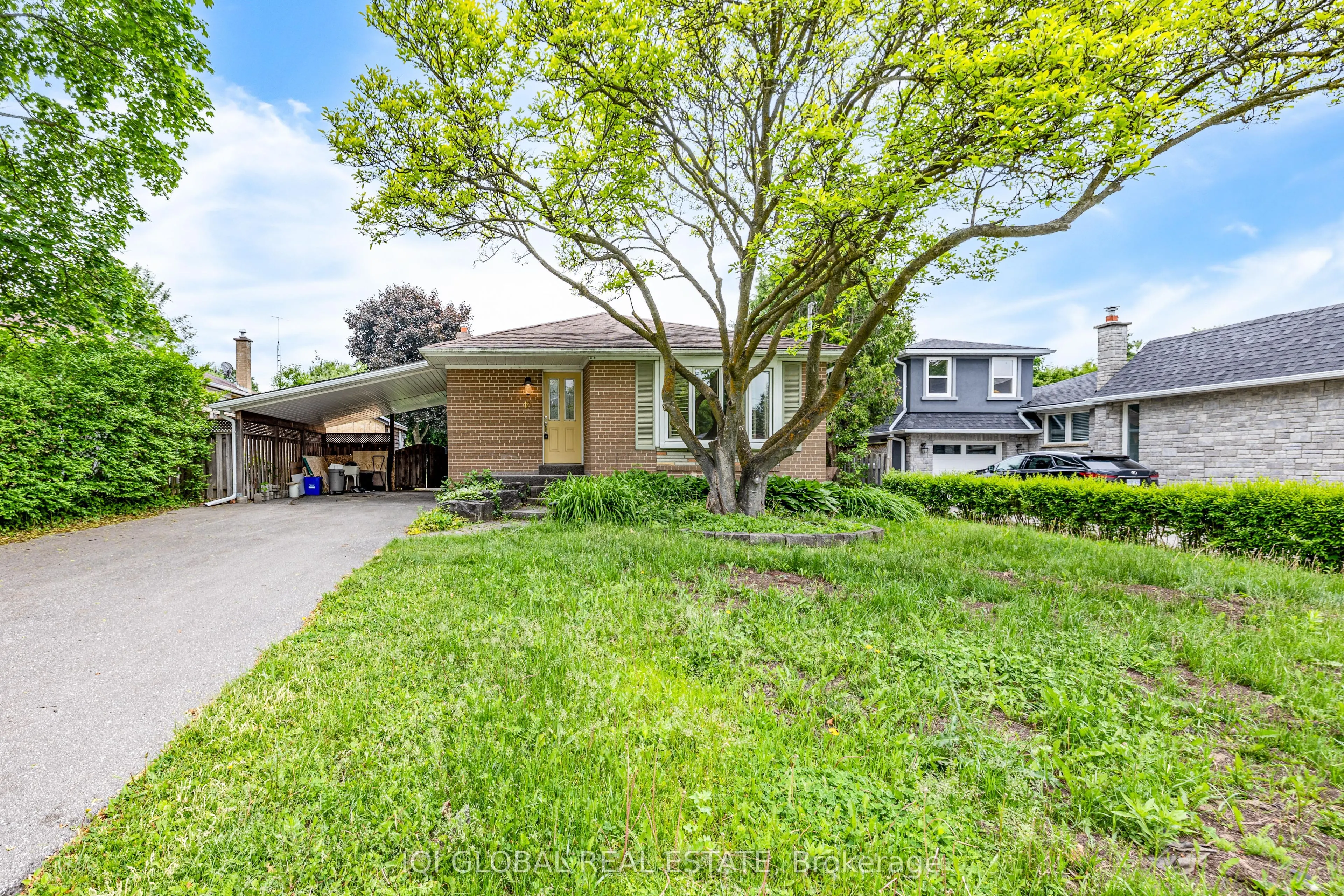 10 Holman Crescent, #Main Floor