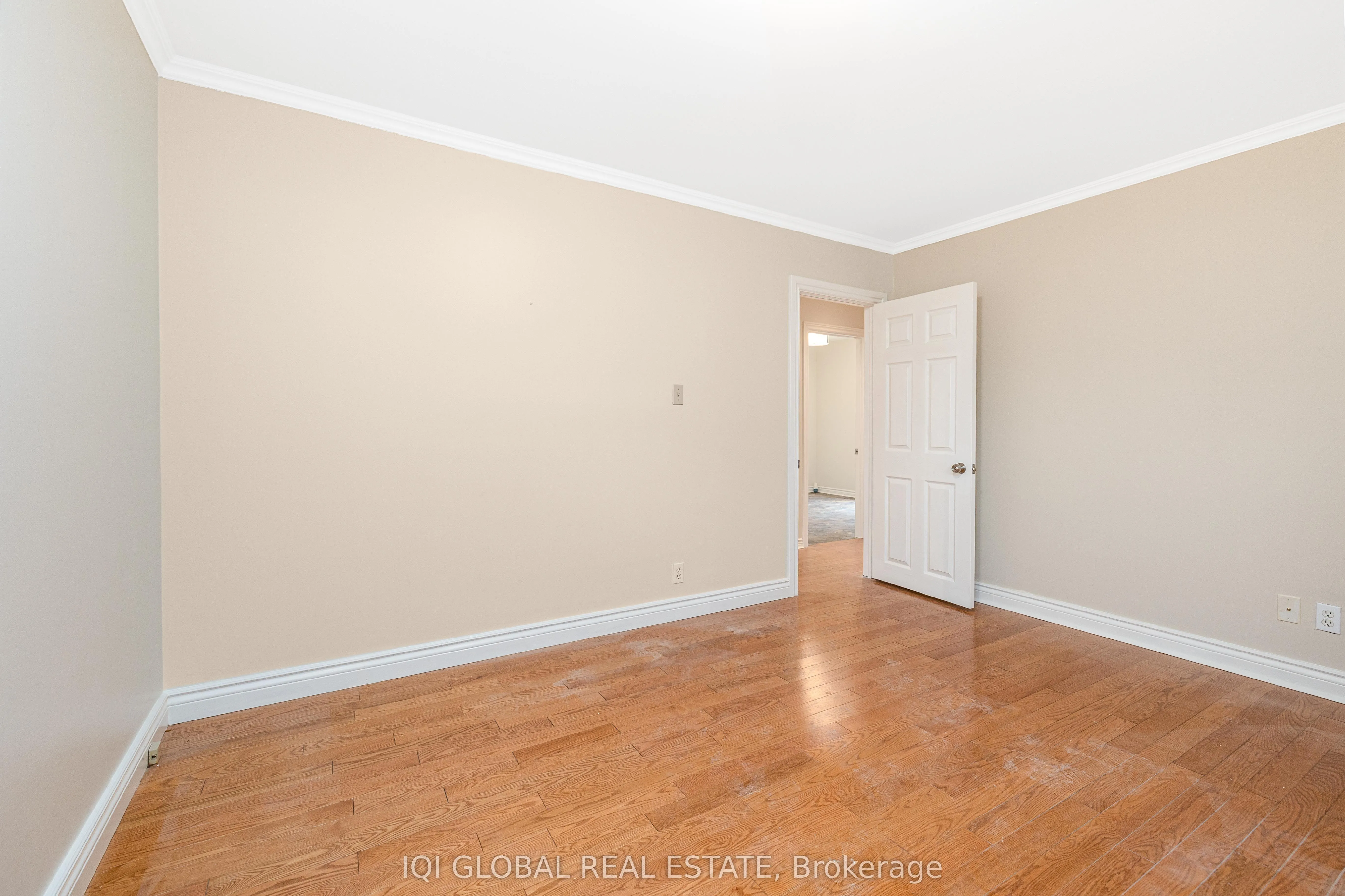 10 Holman Crescent, #Main Floor