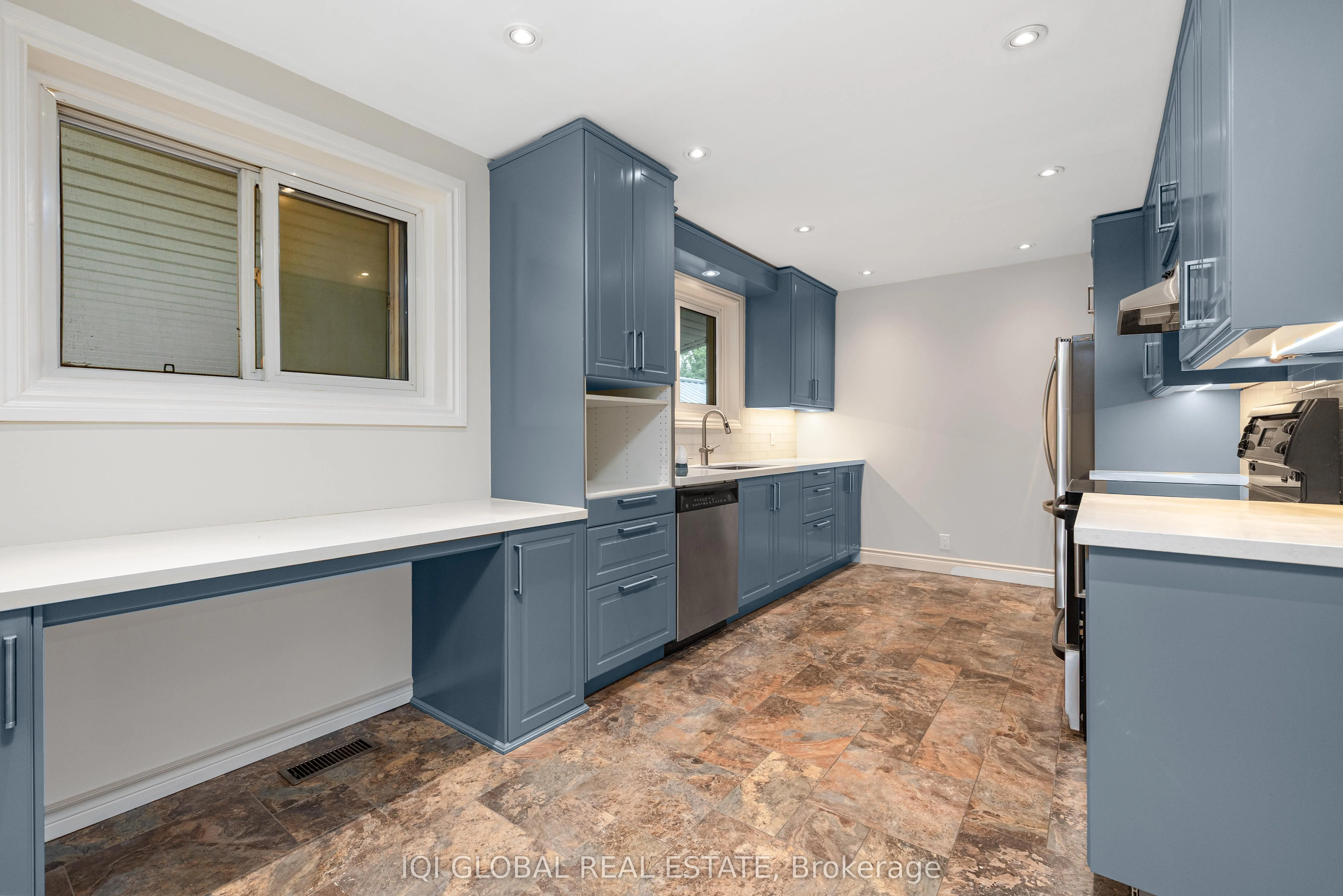 10 Holman Crescent, #Main Floor