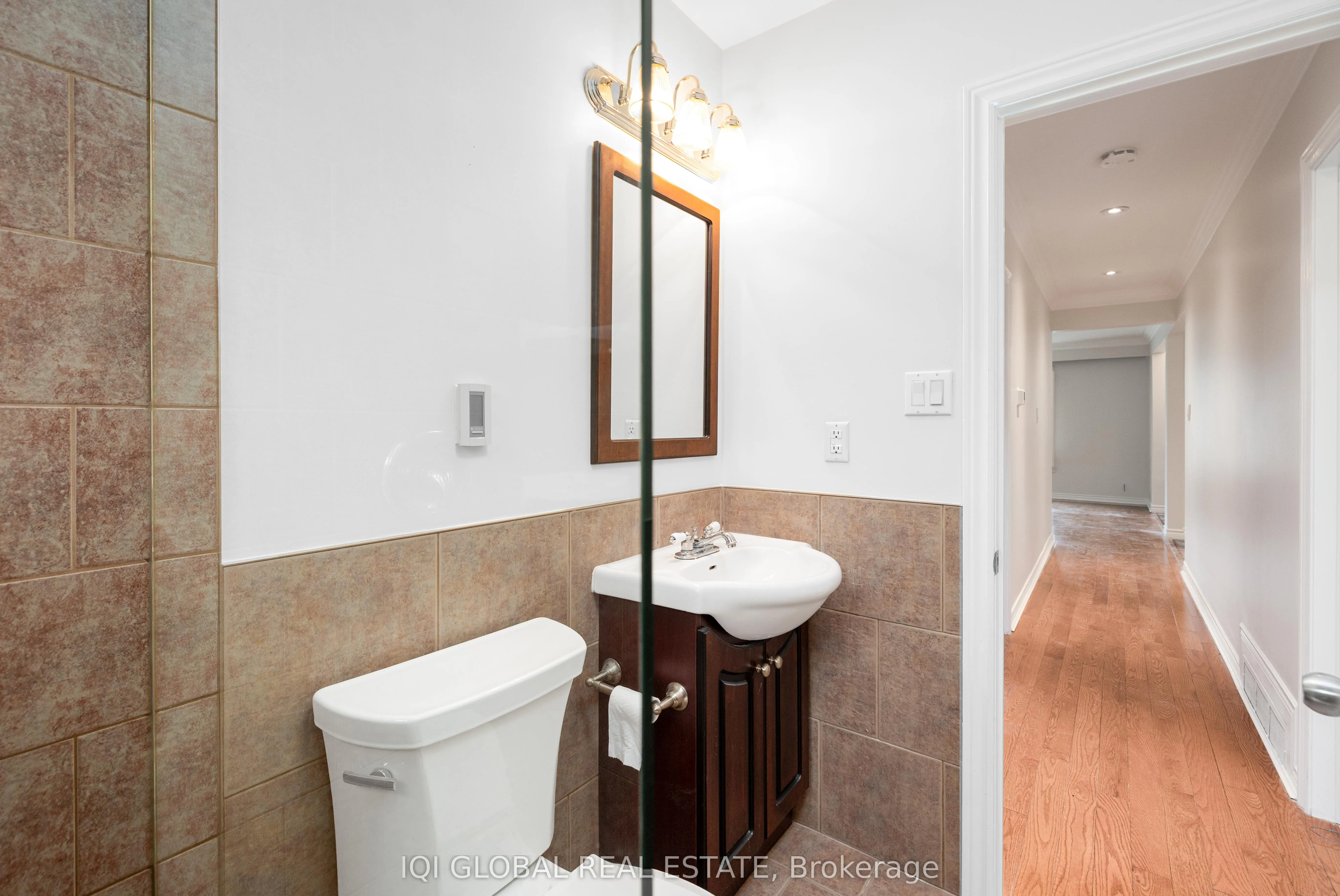 10 Holman Crescent, #Main Floor