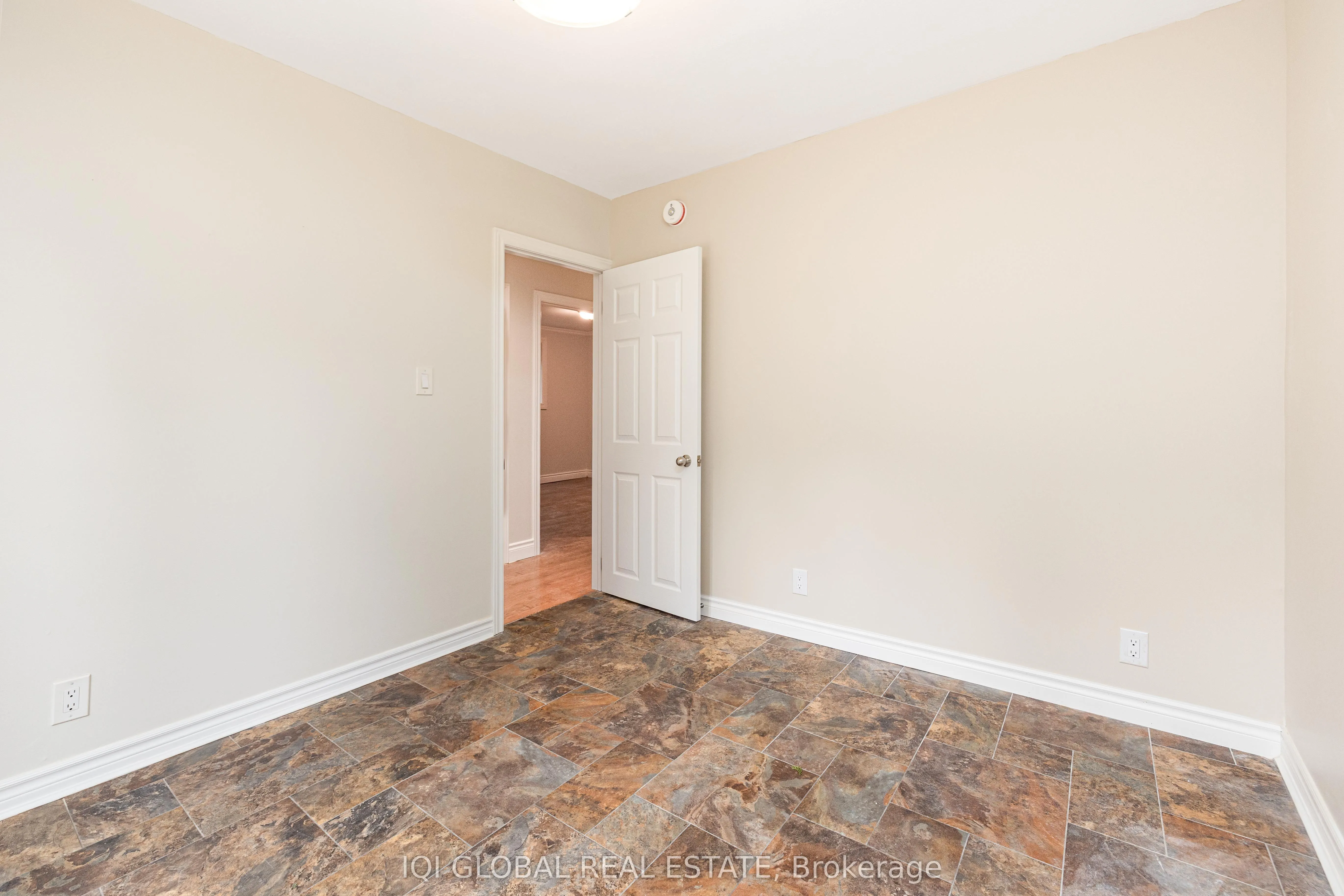 10 Holman Crescent, #Main Floor