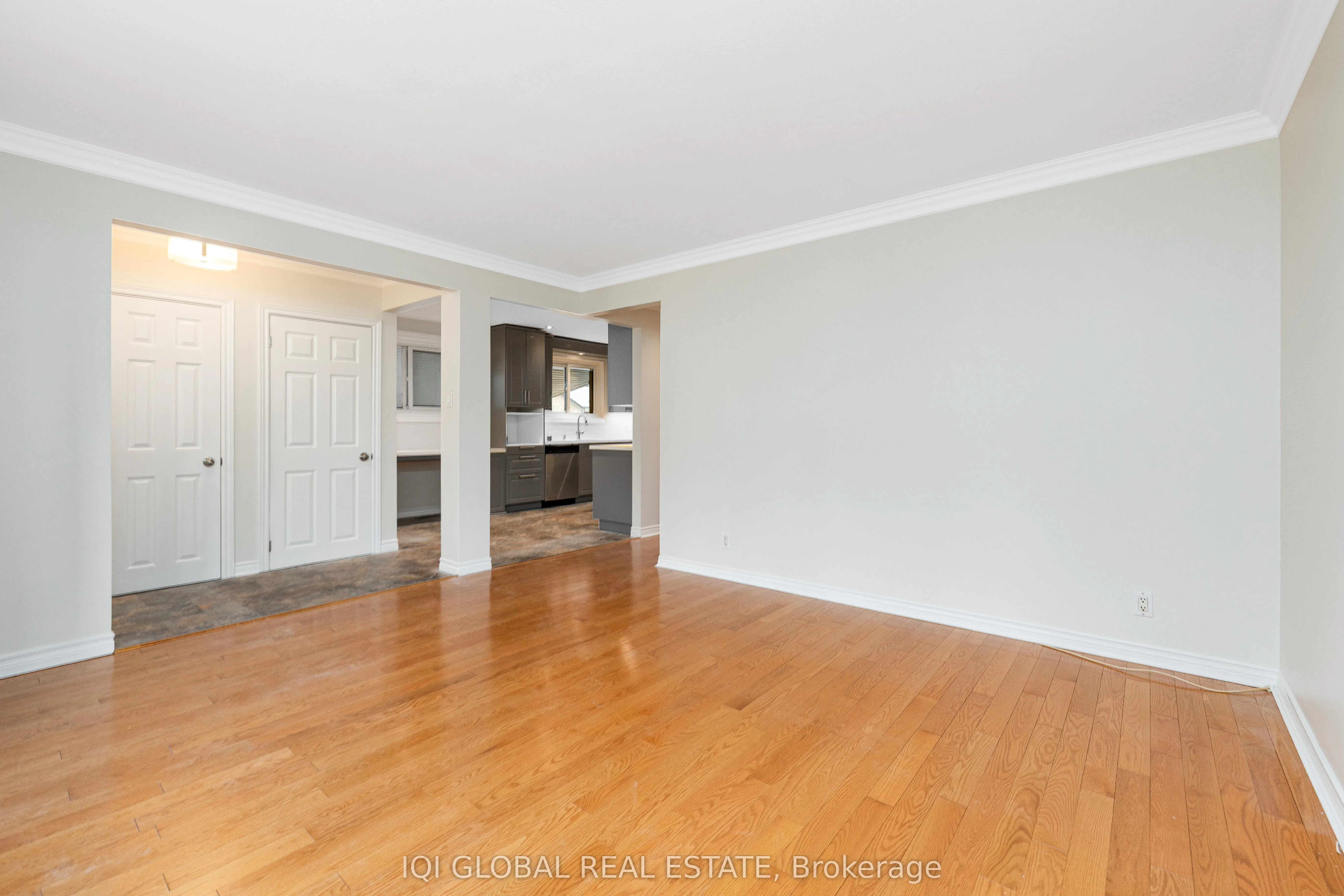 10 Holman Crescent, #Main Floor